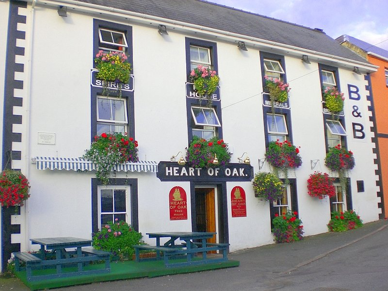 Milford Haven pub with rooms for sale