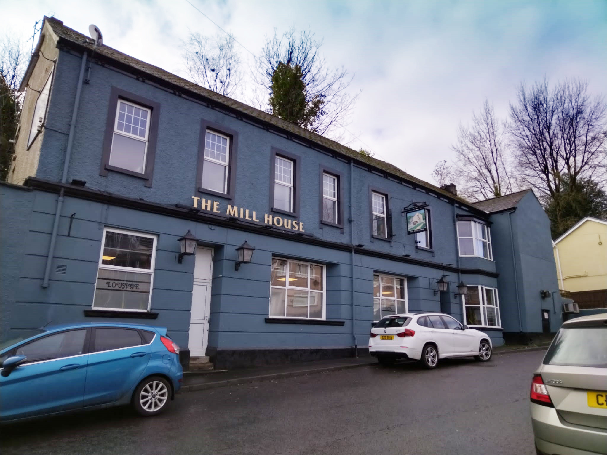 Refurbished Swansea free house for sale