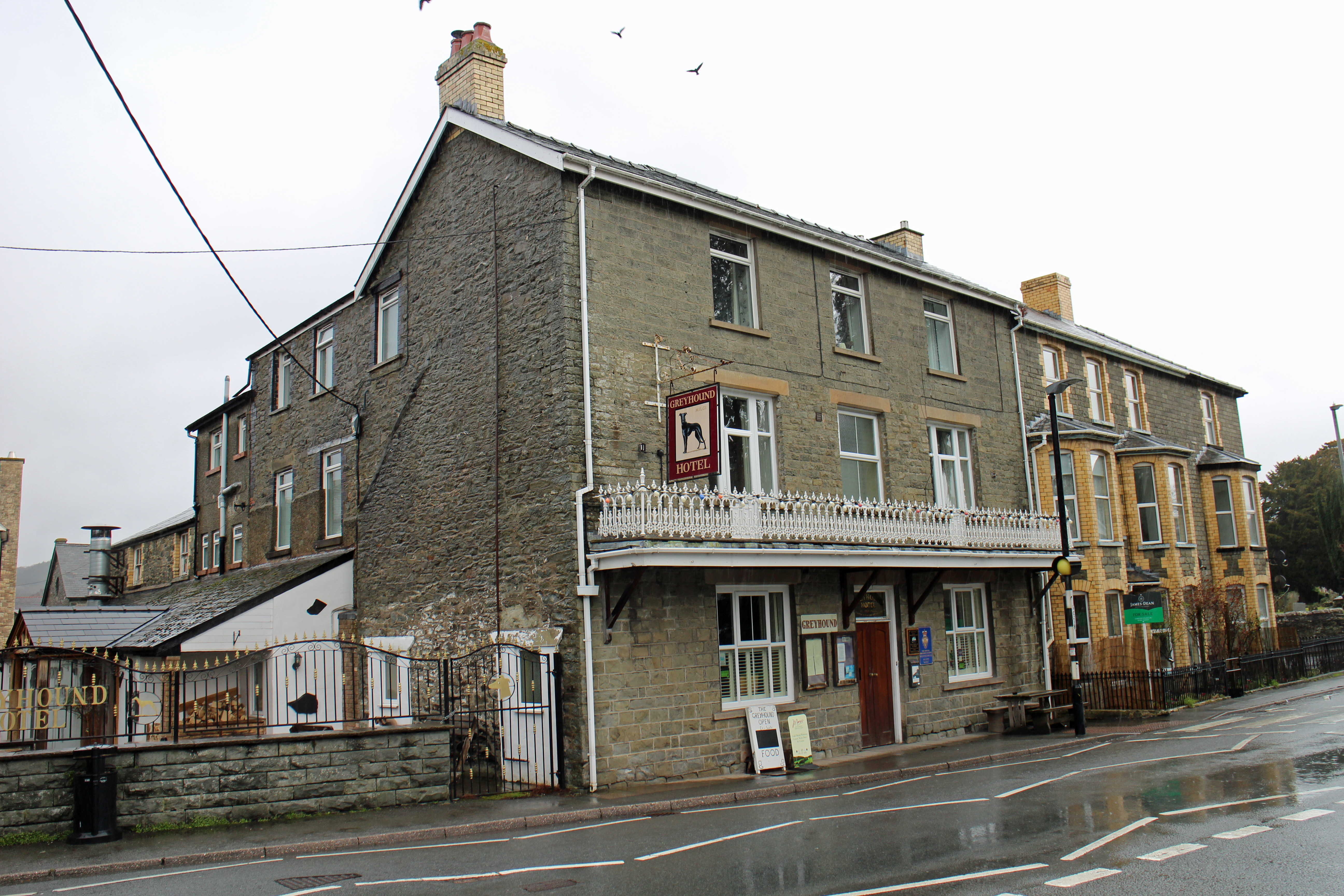 Powys market town hotel sold by Sidney Phillips