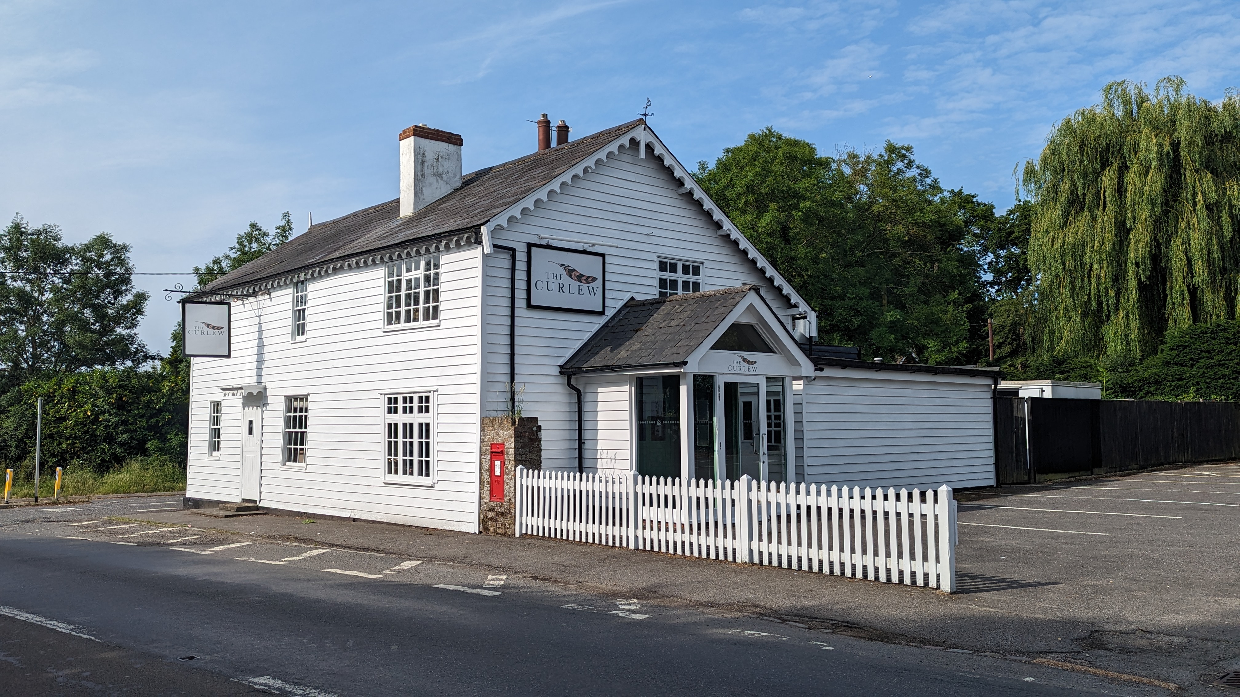 High quality free-of-tie pub for sale in East Sussex