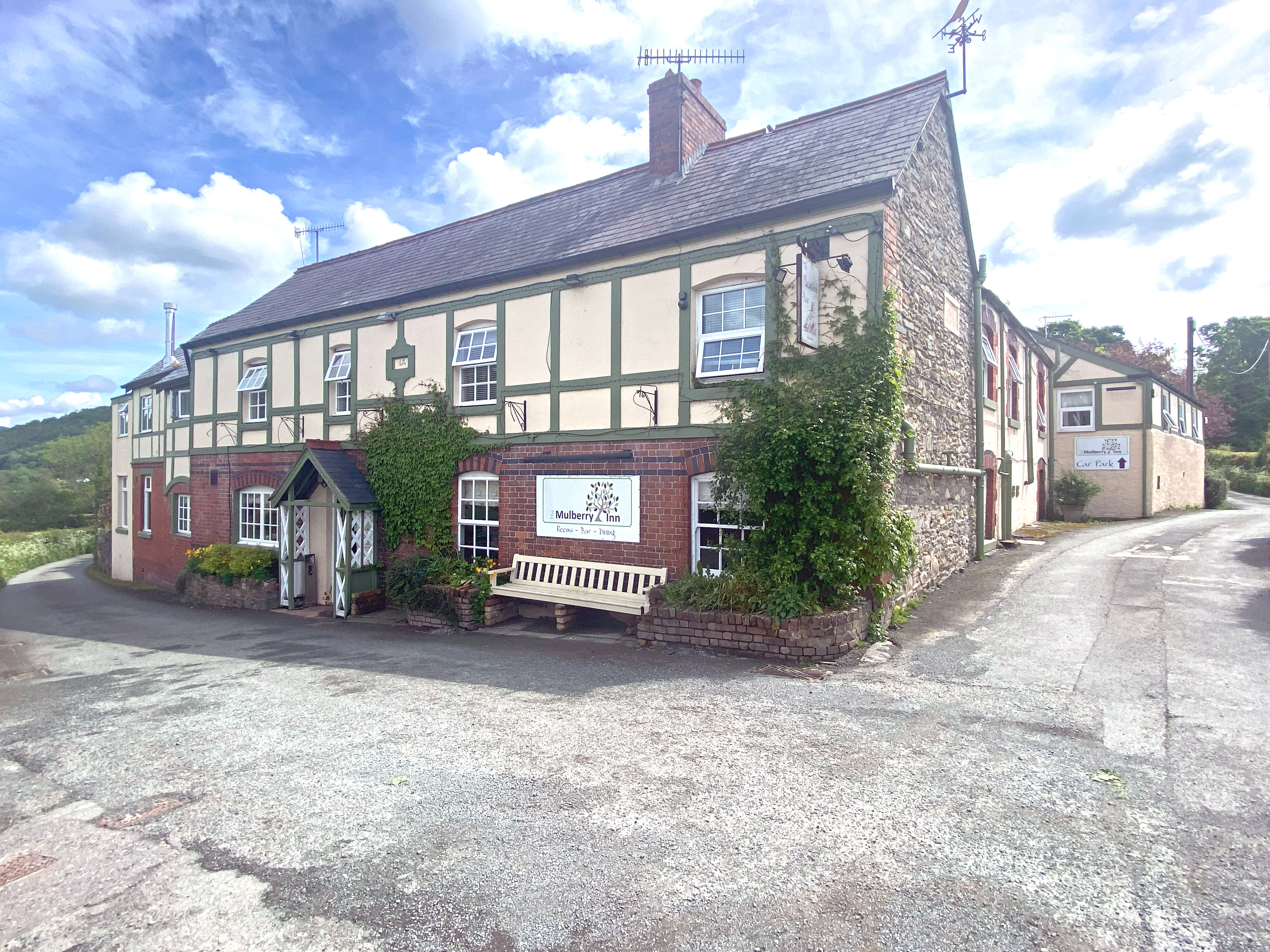 18 bedroom hotel in the stunning Ceiriog Valley for sale