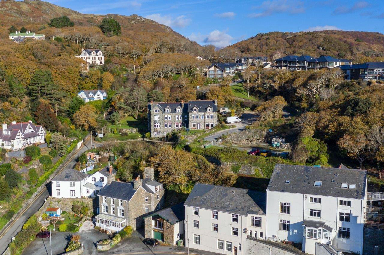 Boutique hotel offering stunning coastal views for sale with Sidney Phillips