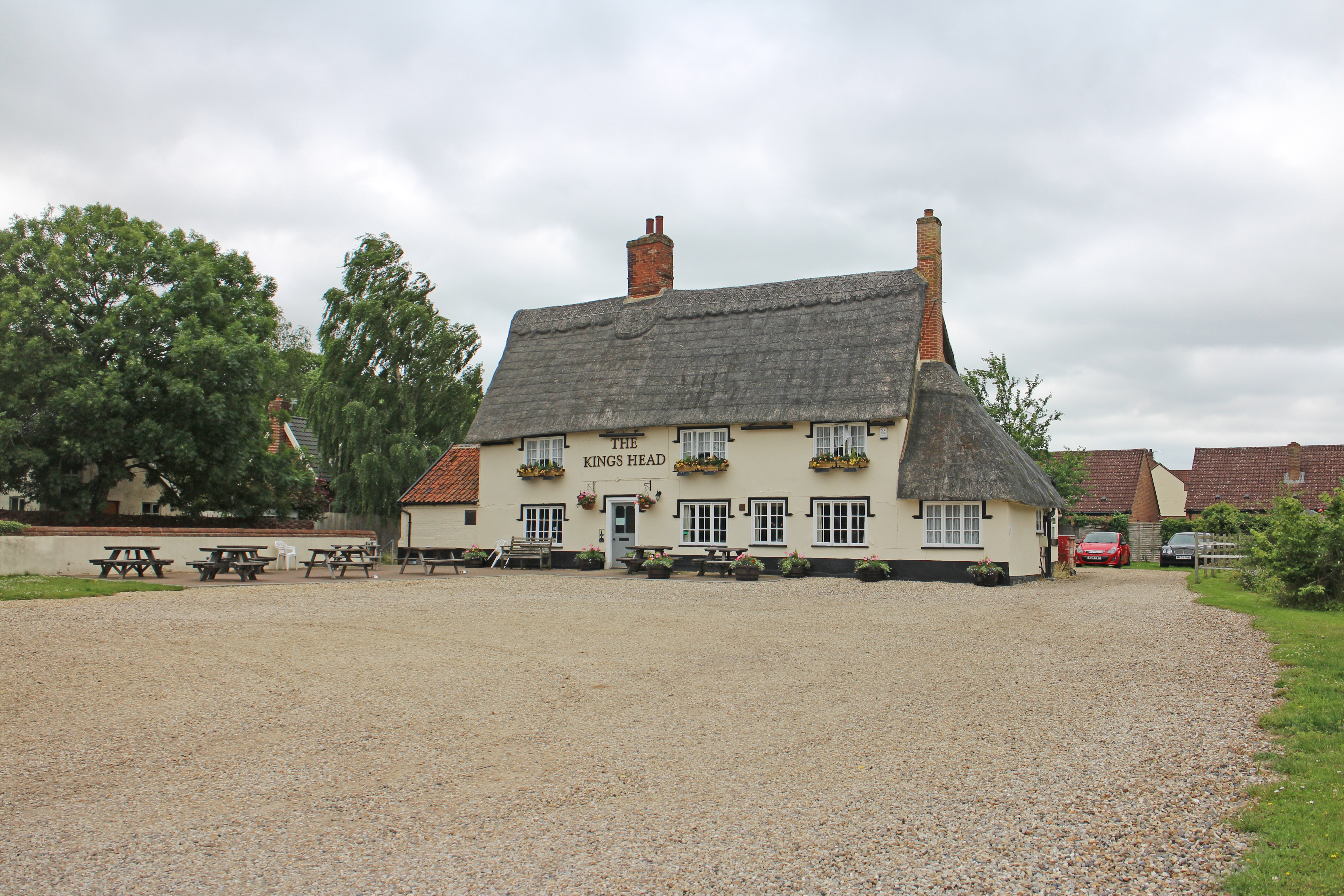 Chocolate box Norfolk pub for sale