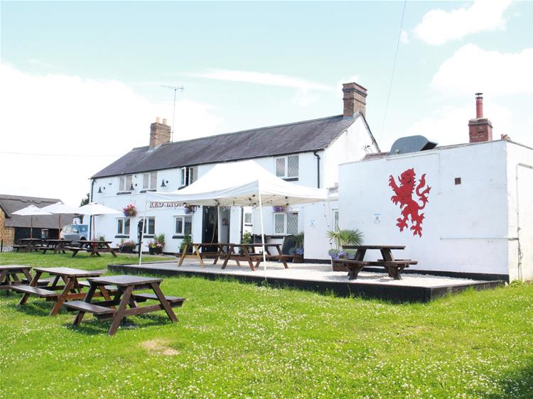 Charming Warwickshire pub for sale