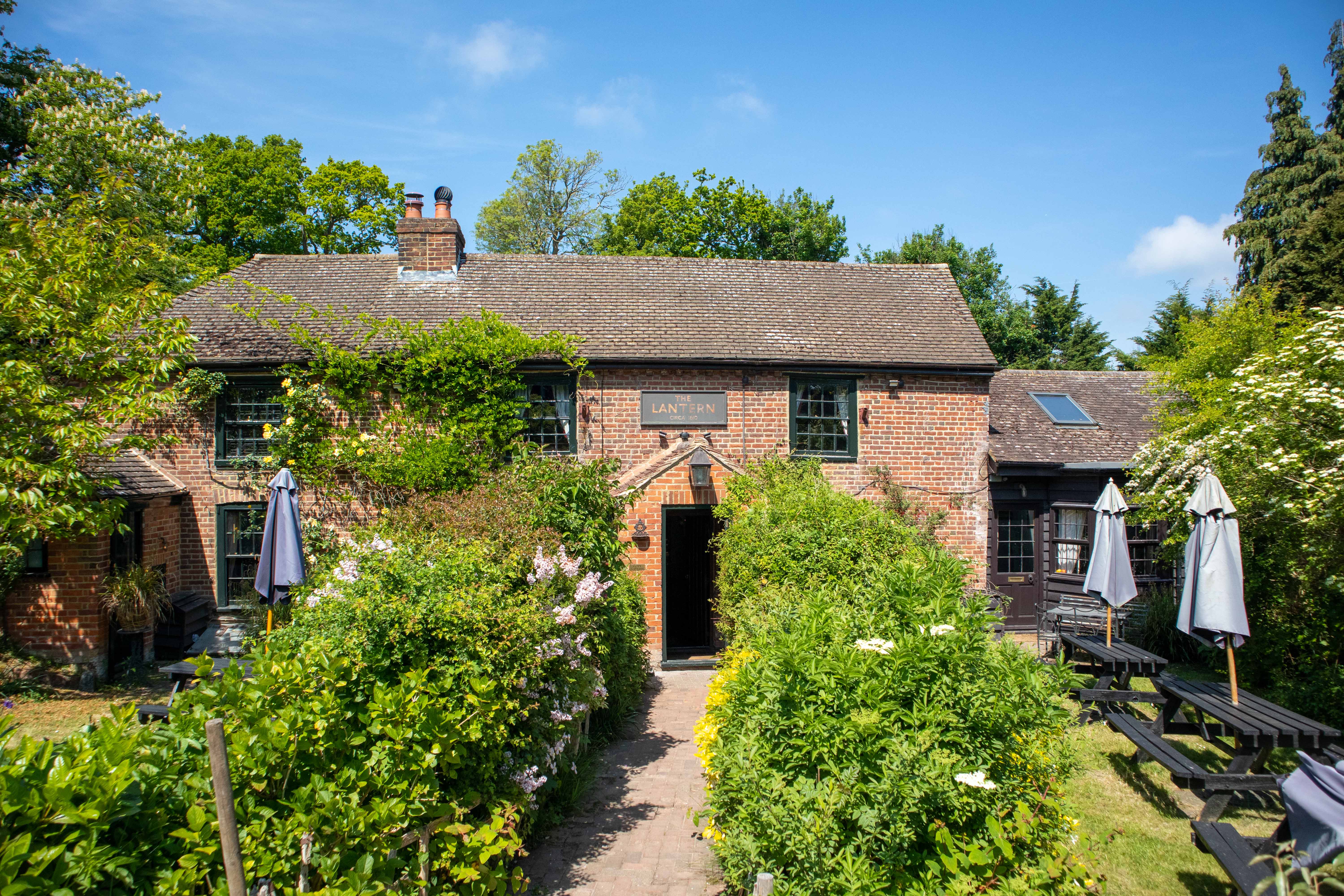 High quality destination pub and wedding venue for sale in Kent