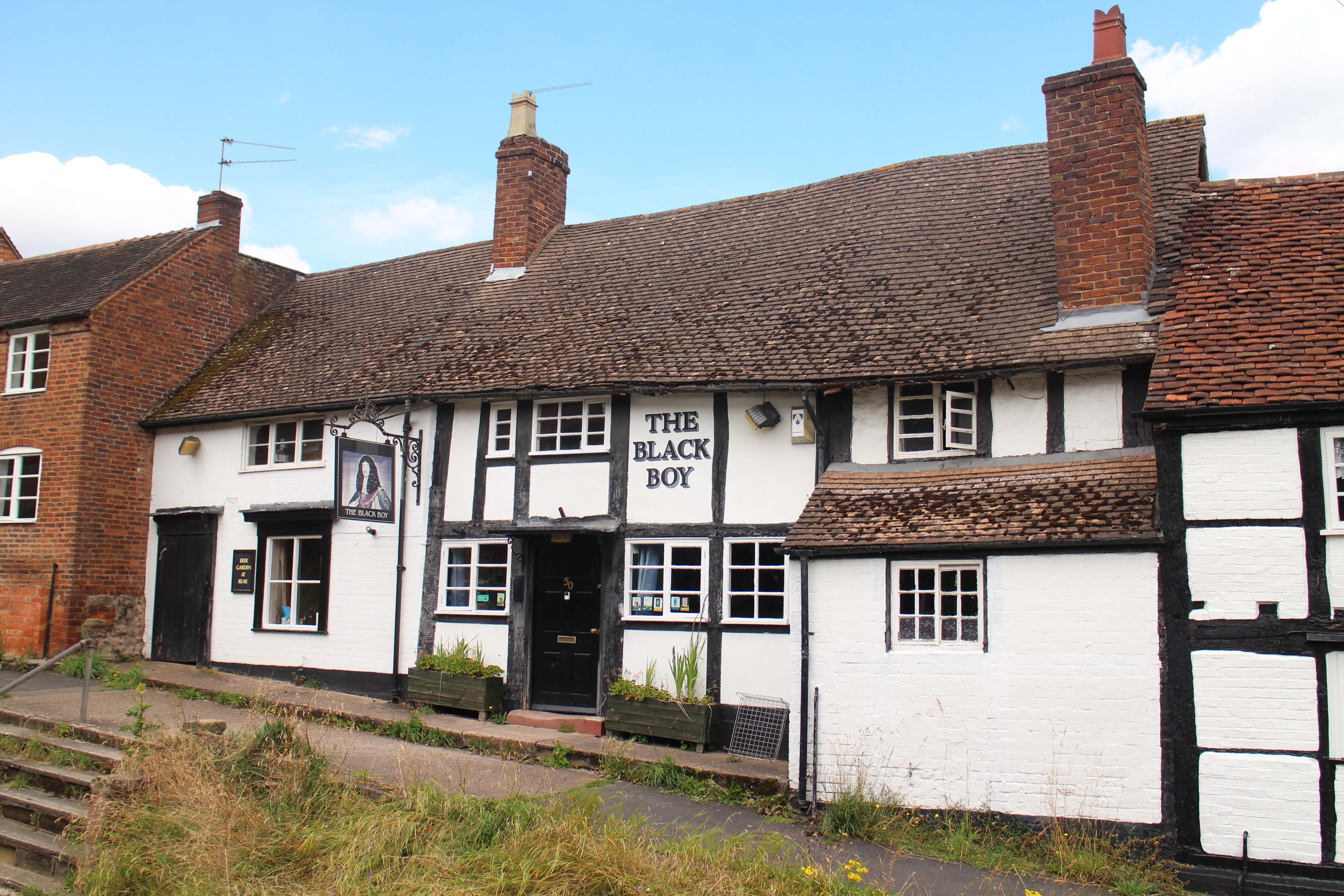 Character pub in Worcestershire comes to market