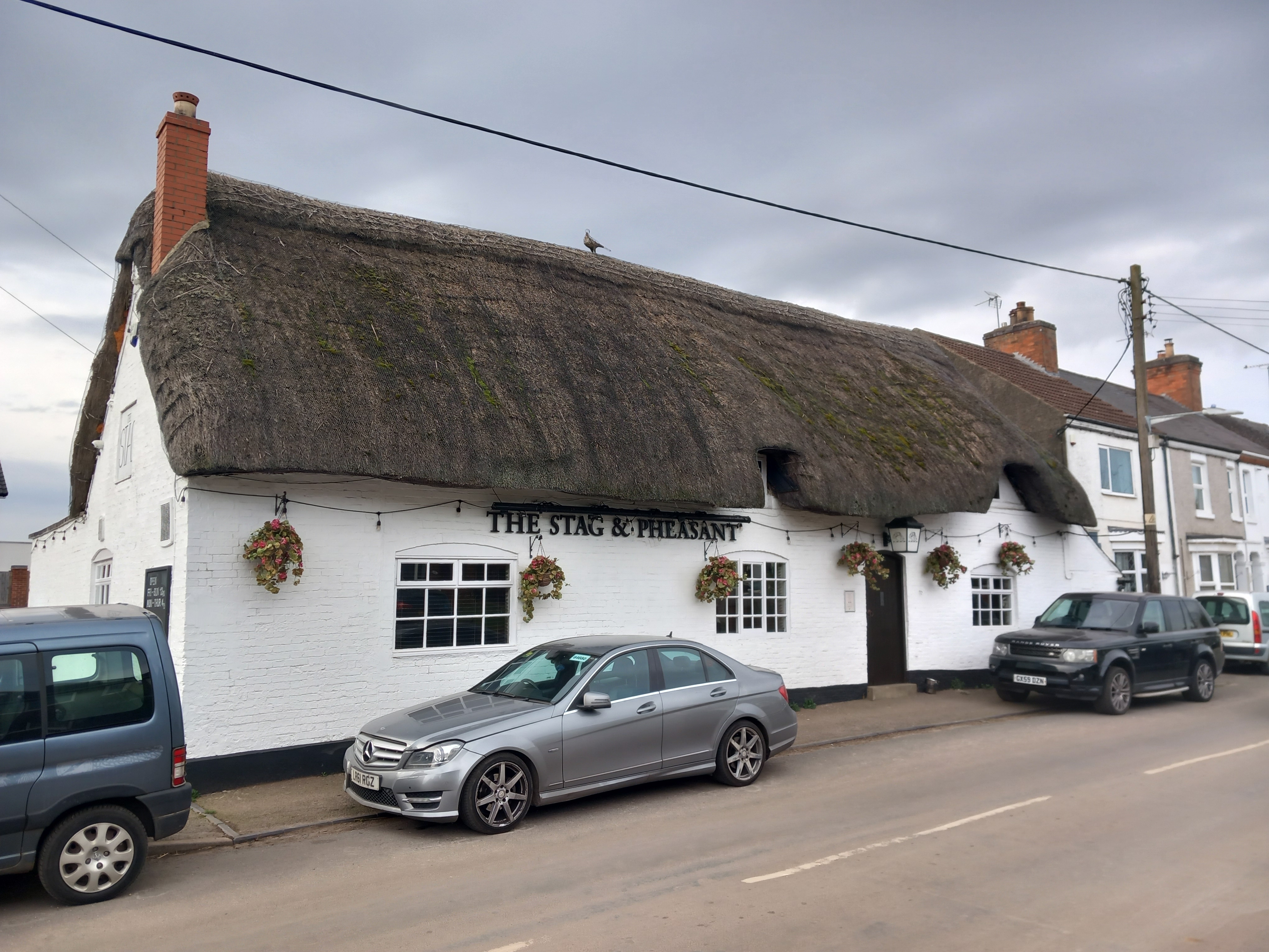 Traditional Warwickshire thatched pub for sale