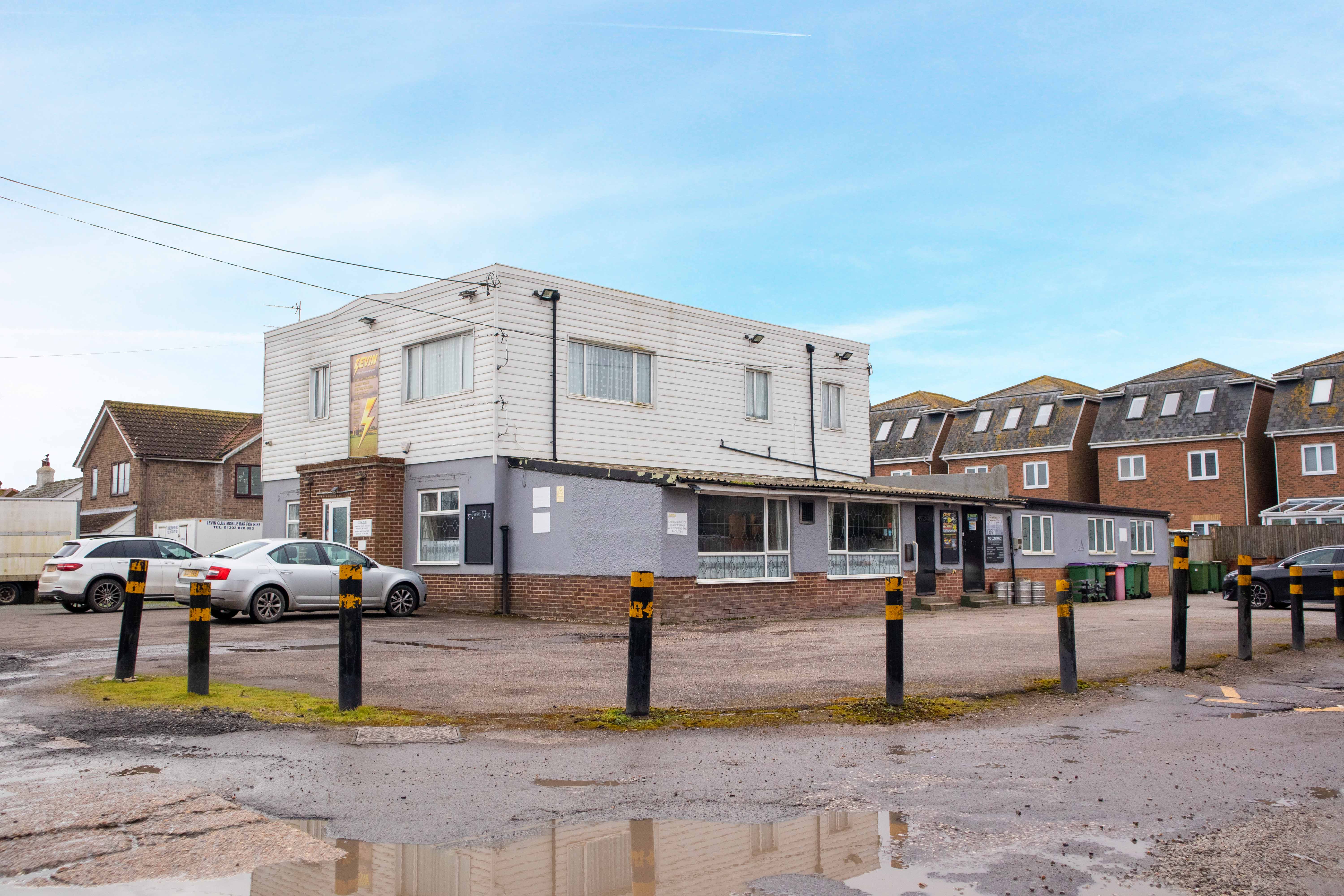 Club and pub in Kent for sale
