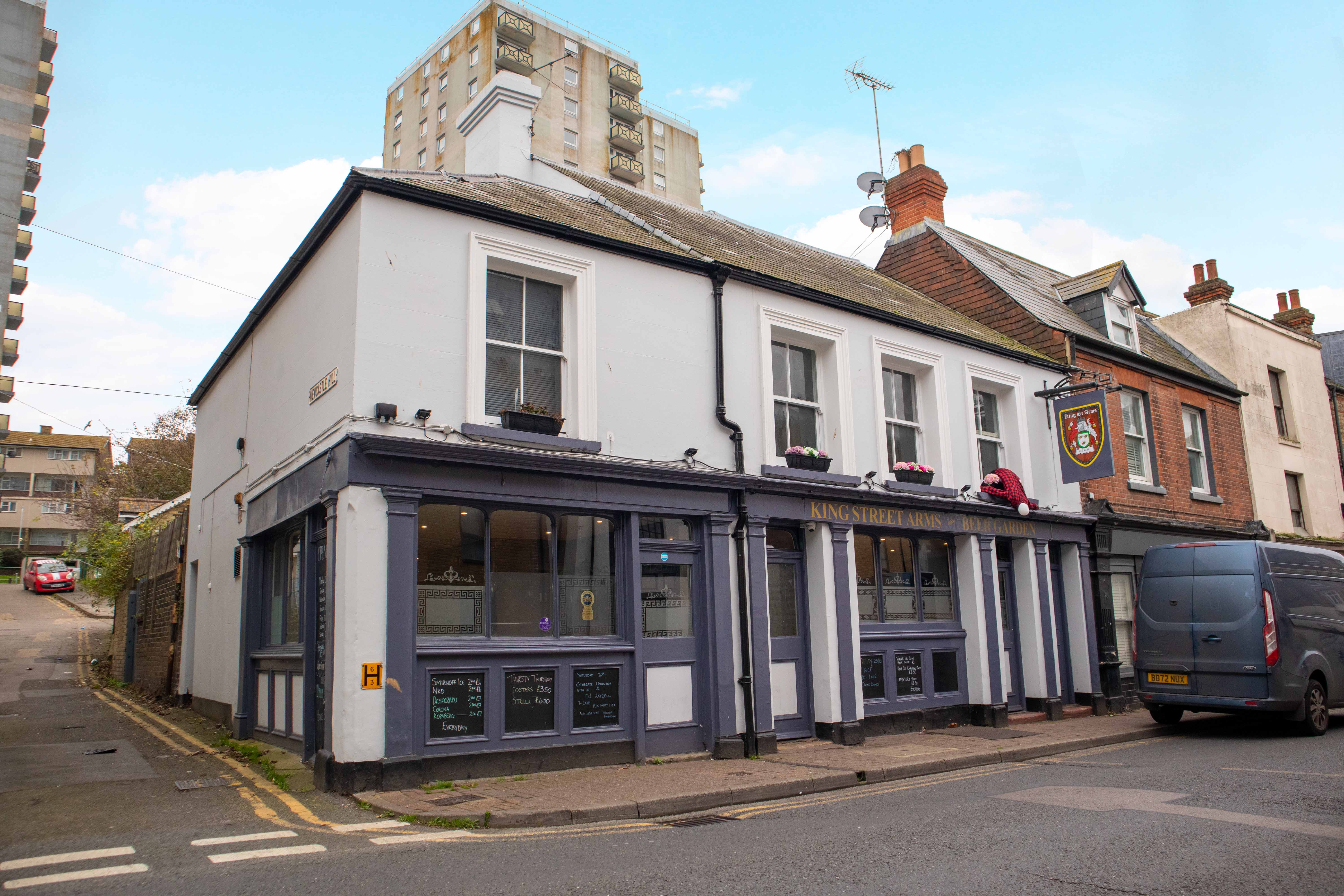 Popular wet-only pub in Ramsgate for sale