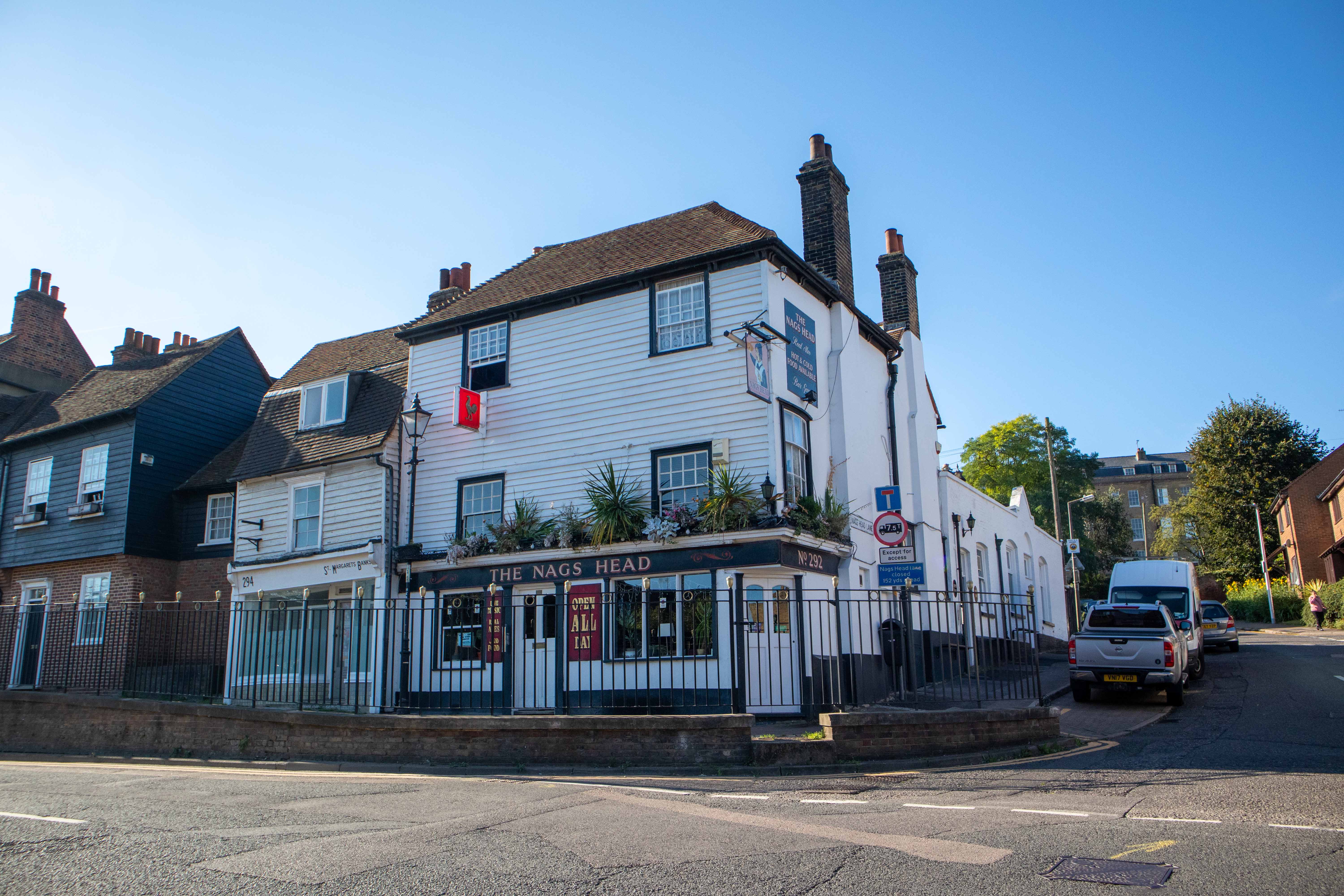 Kent free-of-tie pub by University now for sale