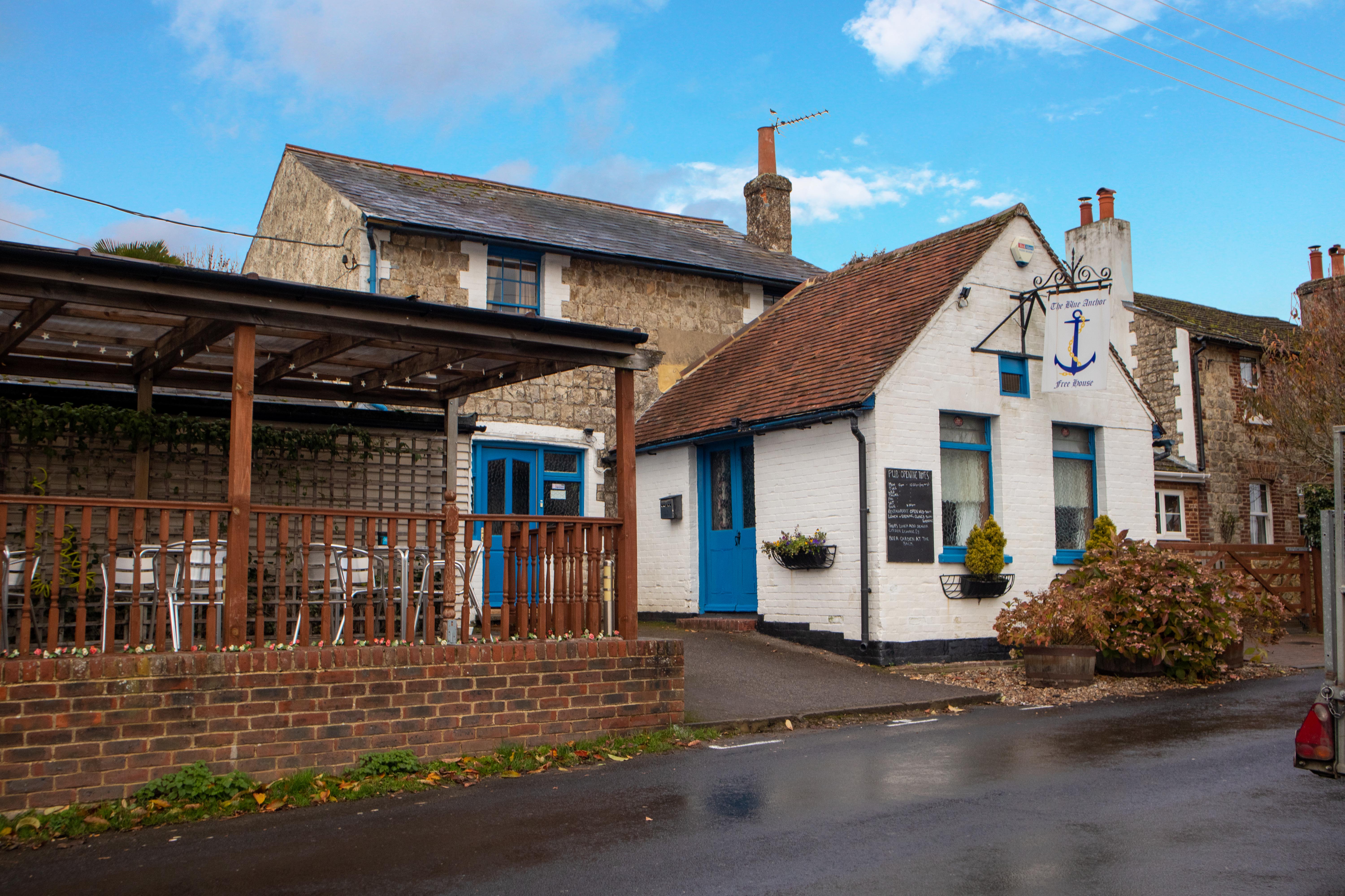 Quaint pub near Ashford in Kent for sale