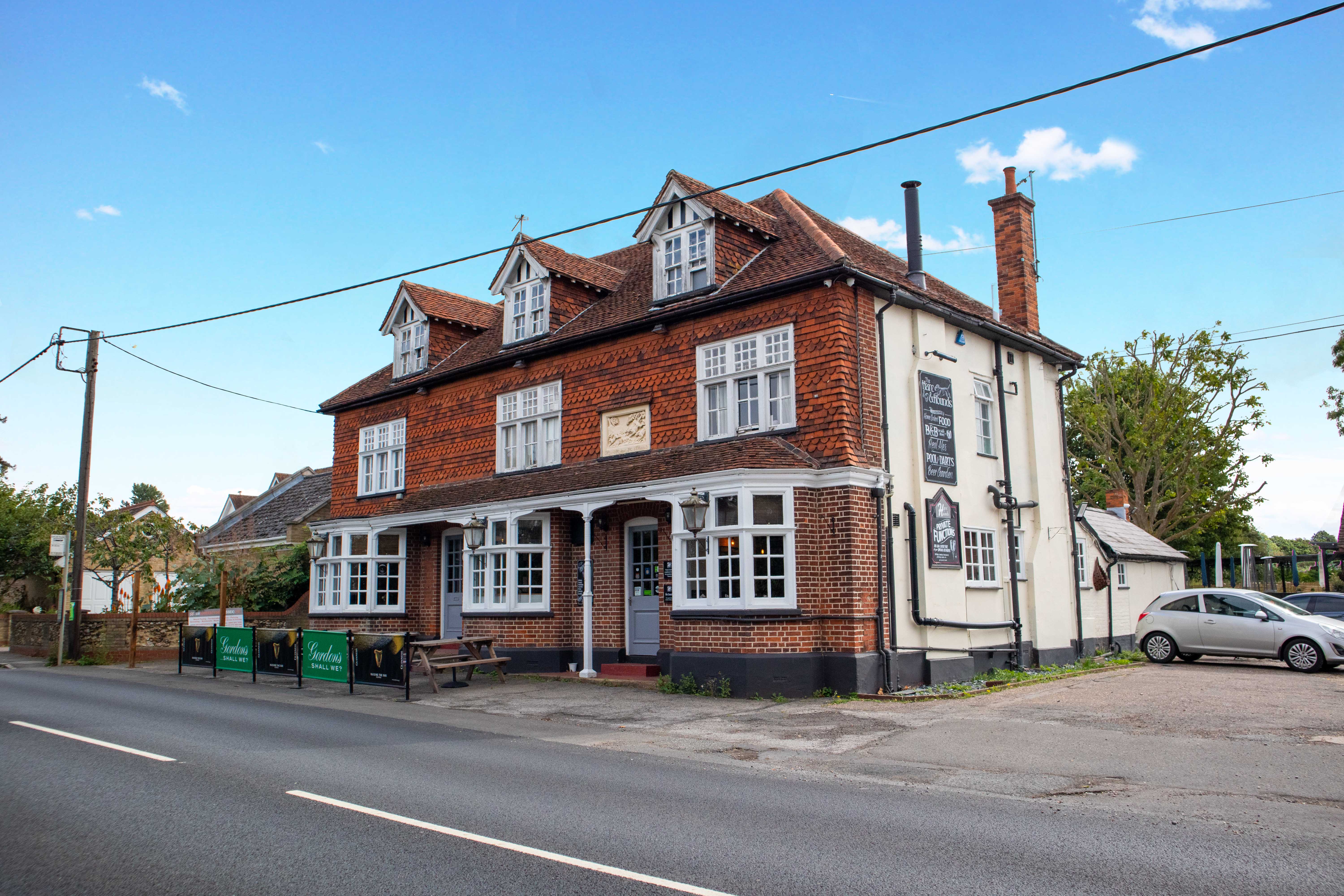 Essex pub with letting rooms now for sale
