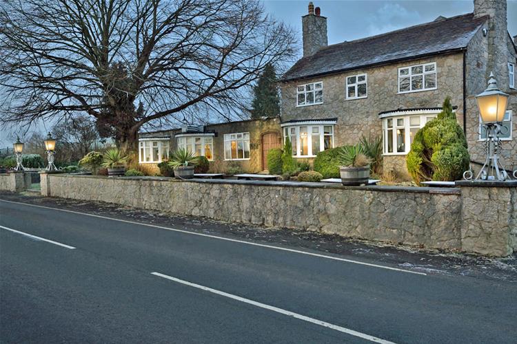 Long Established Premier Country Inn/Hotel now available