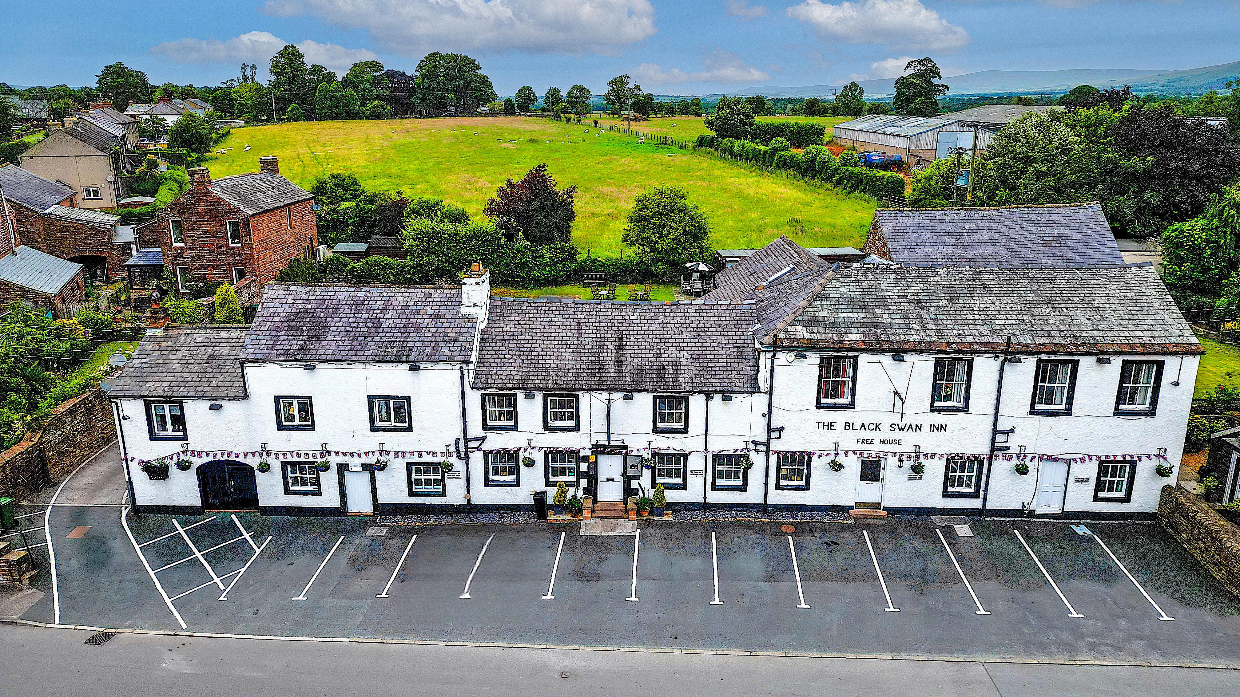 17th century Grade II listed inn located in the Eden Valley for sale – The Black Swan