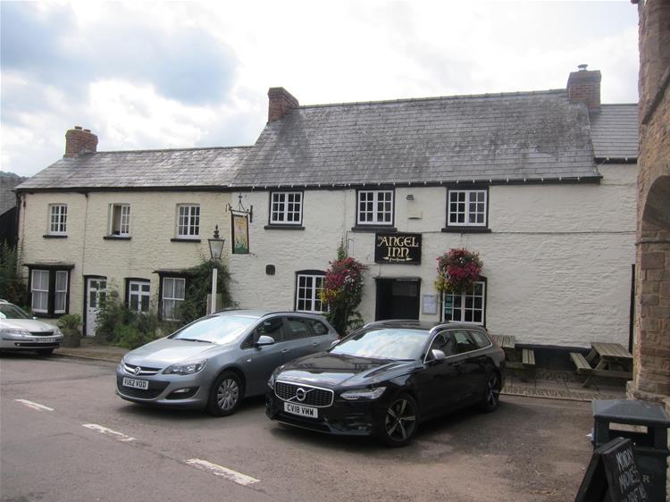 Highly Successful 16th Century Village Inn comes to market