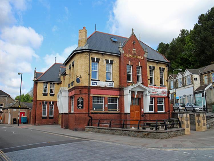 High volume town centre pub sold