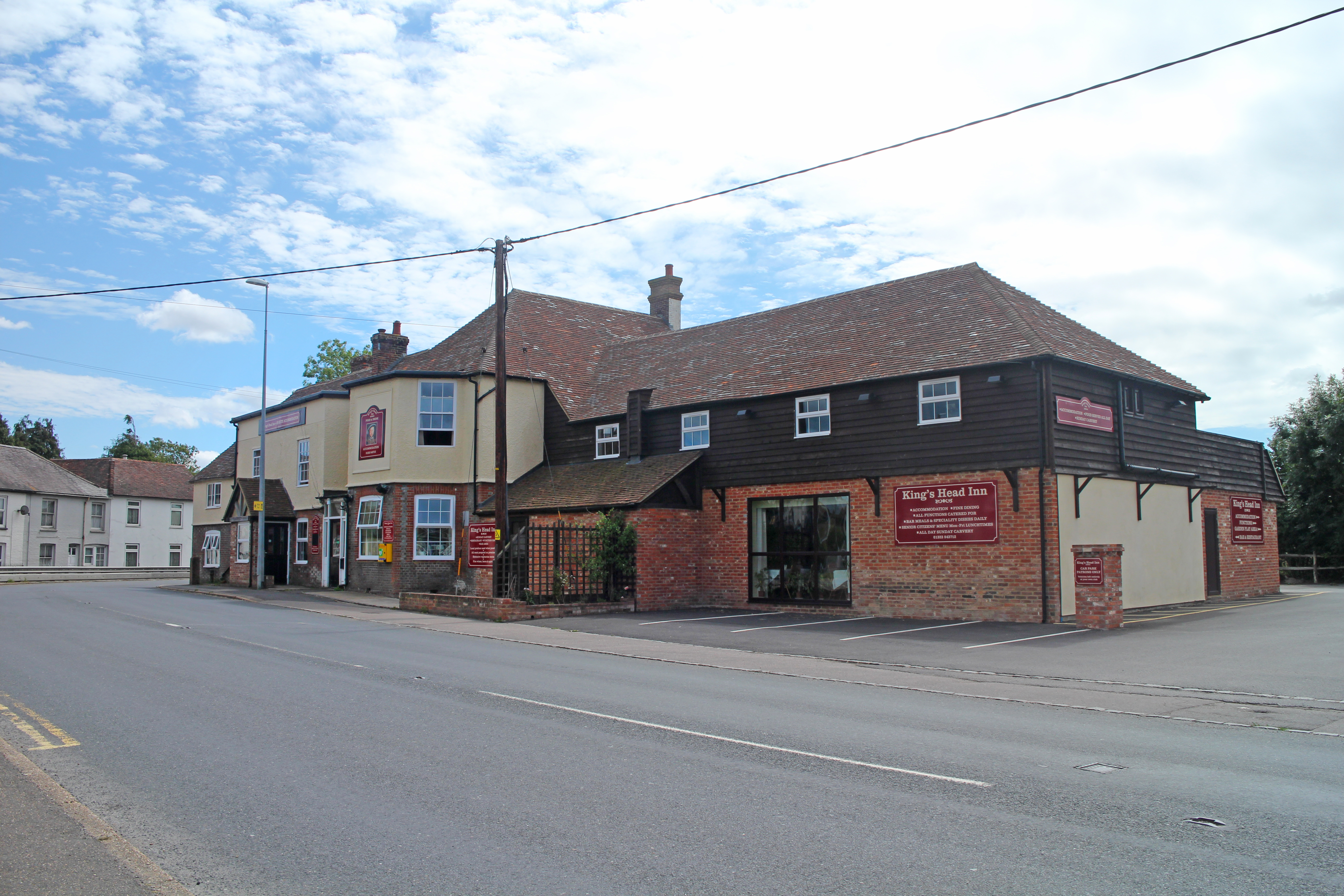 Large arterial road pub for sale in East Sussex