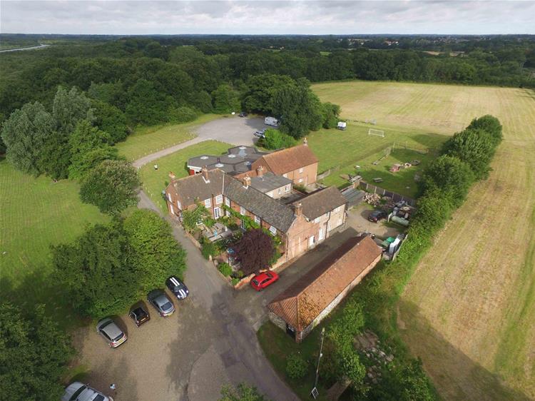 Stunning Norfolk Broads waterside hotel available