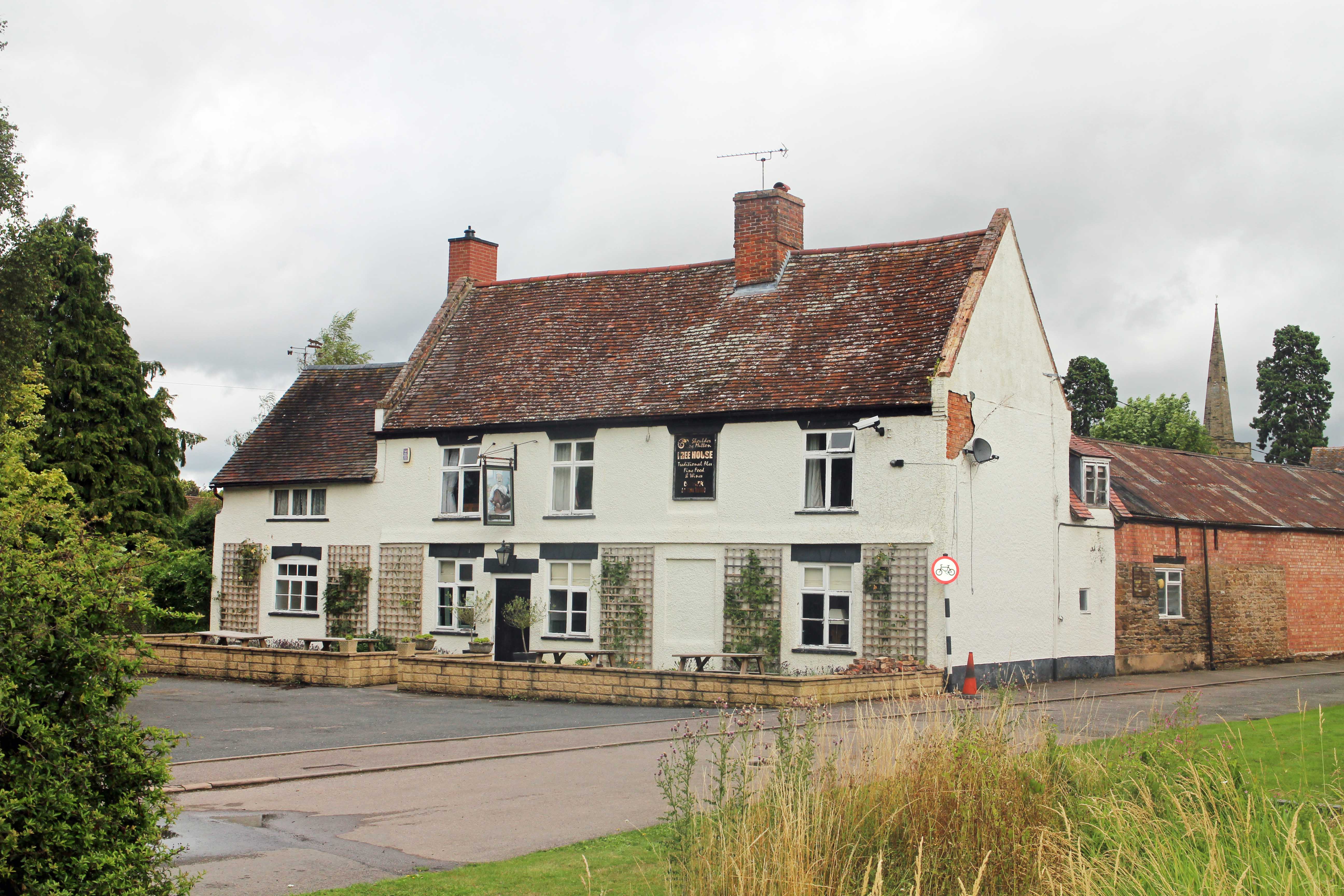 Period pub in Warwickshire for sale