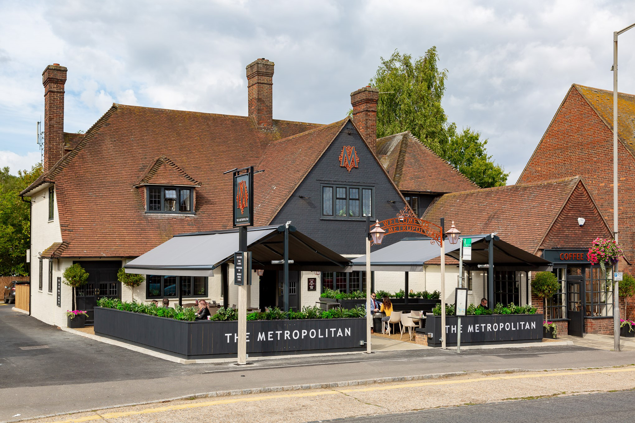 Superbly presented pub by commuter station sold