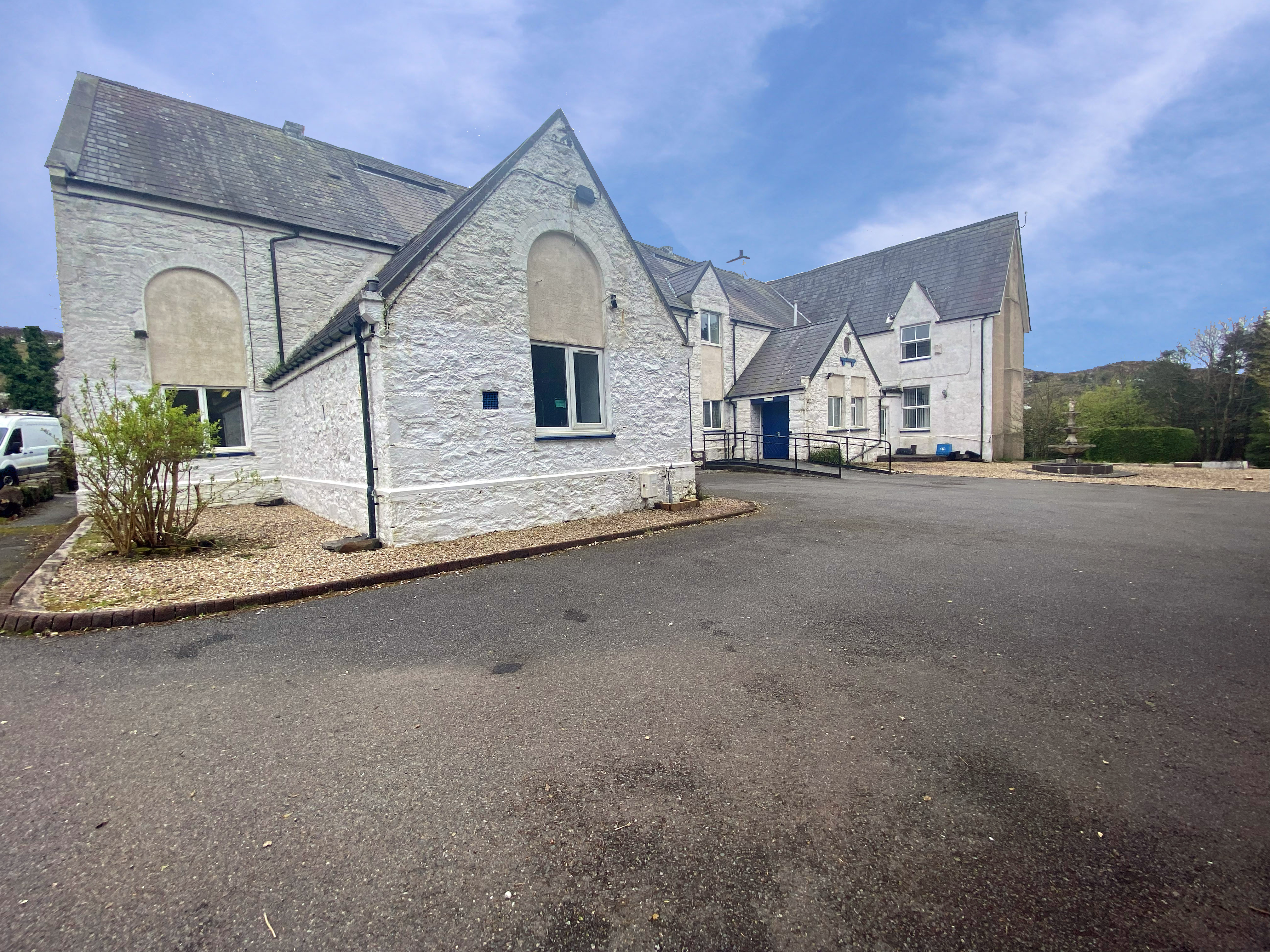 Hostel in Snowdonia National Park sold by Sidney Phillips