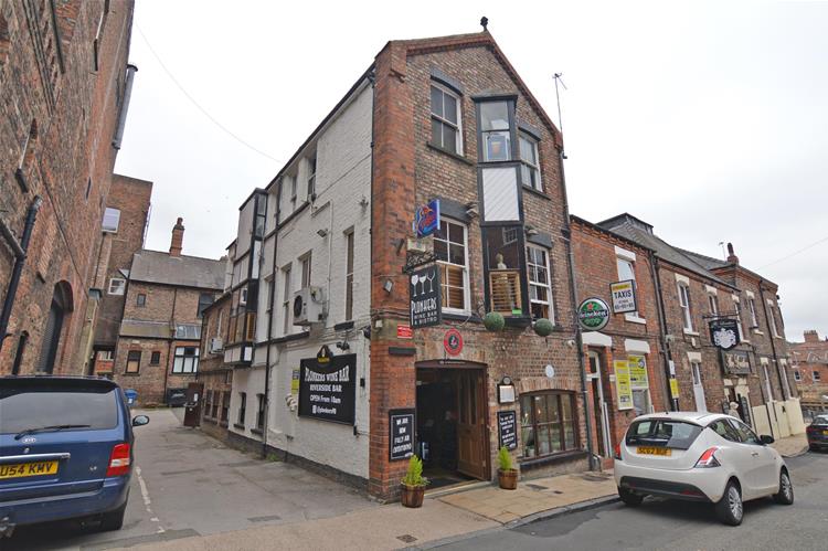 Iconic York city centre bar & bistro for sale