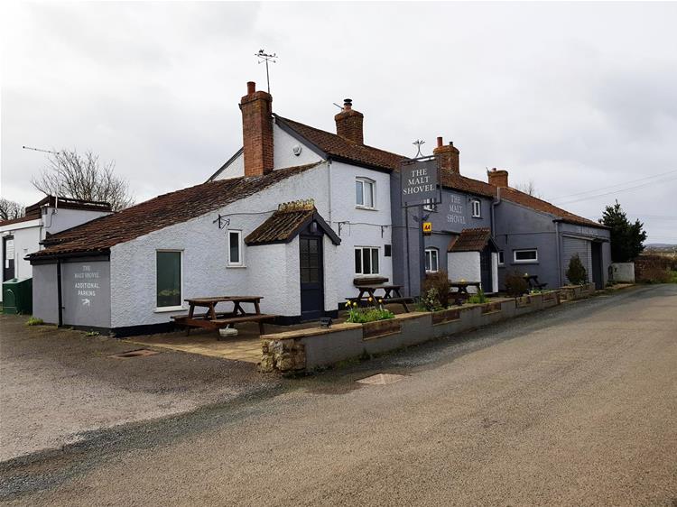 Sizeable Somerset country inn for sale