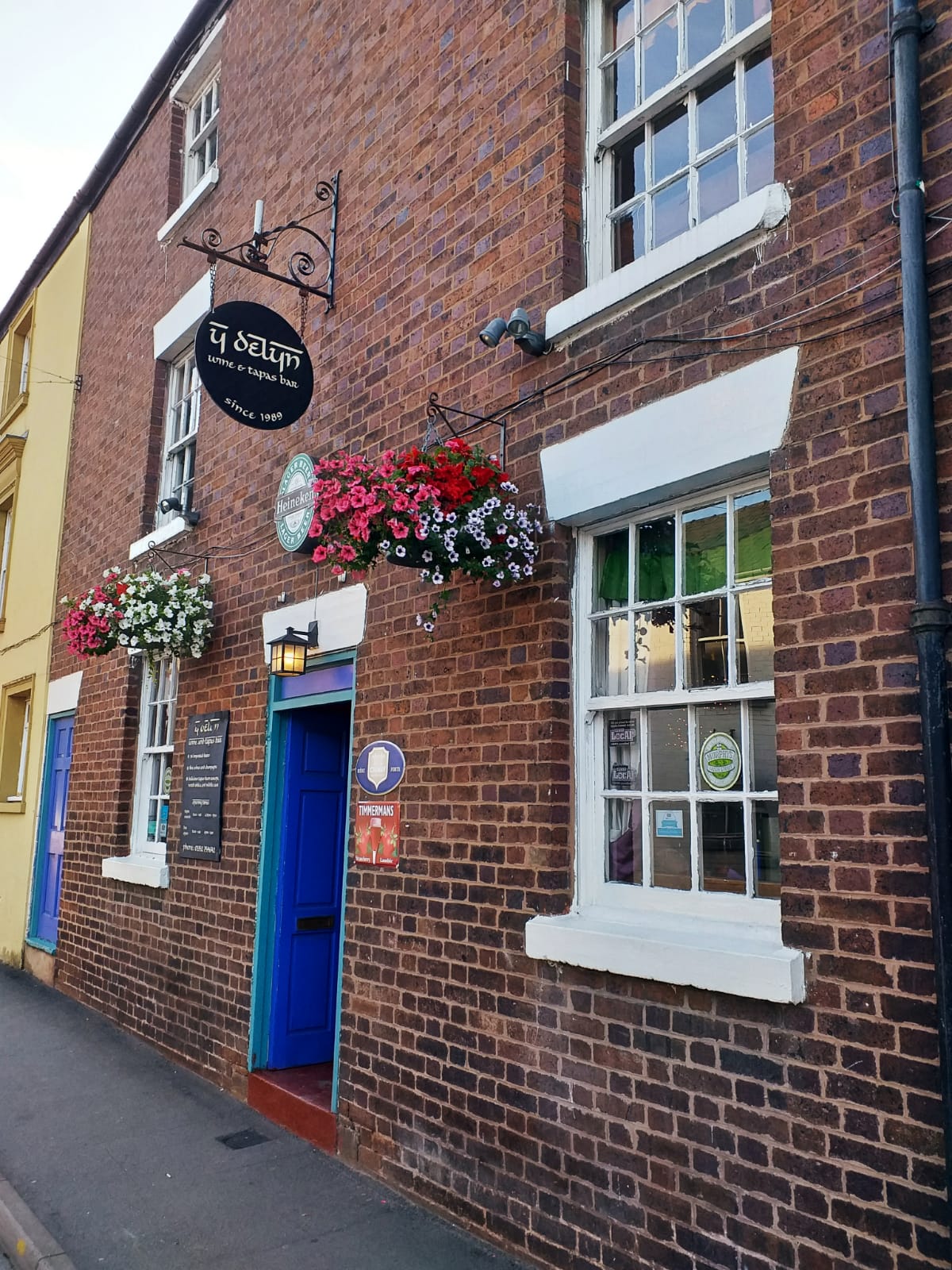 A well established wine and tapas bar in the heart of Flintshire available