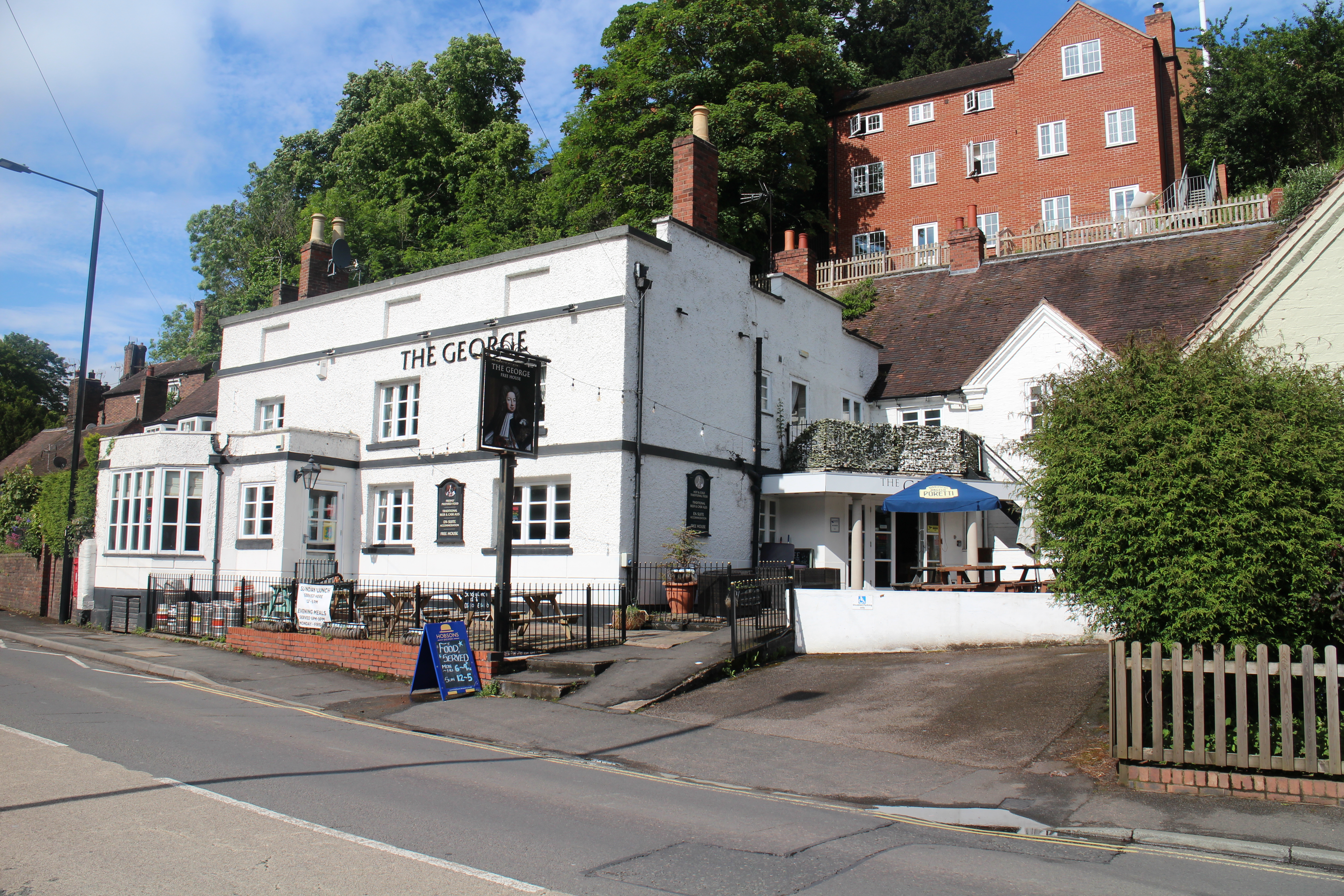 Sidney Phillips lease completed on quality inn near notable tourist attraction