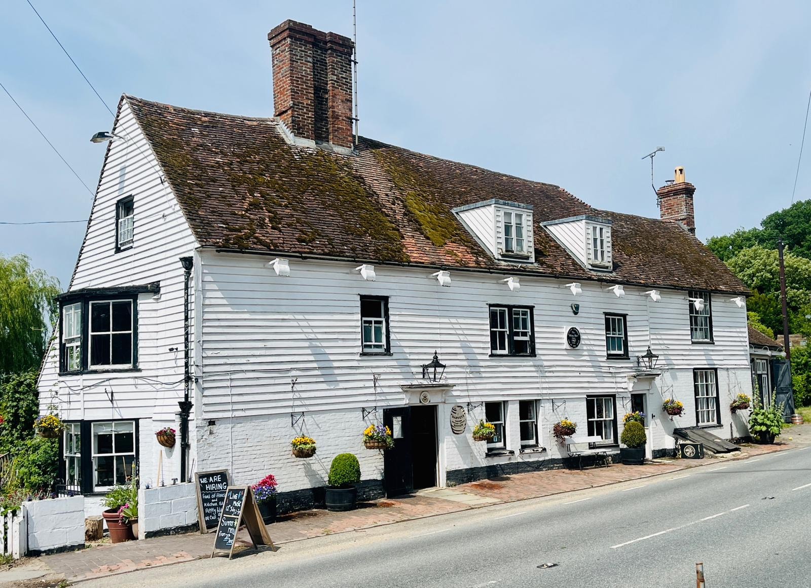 Kent country pub with rooms for sale