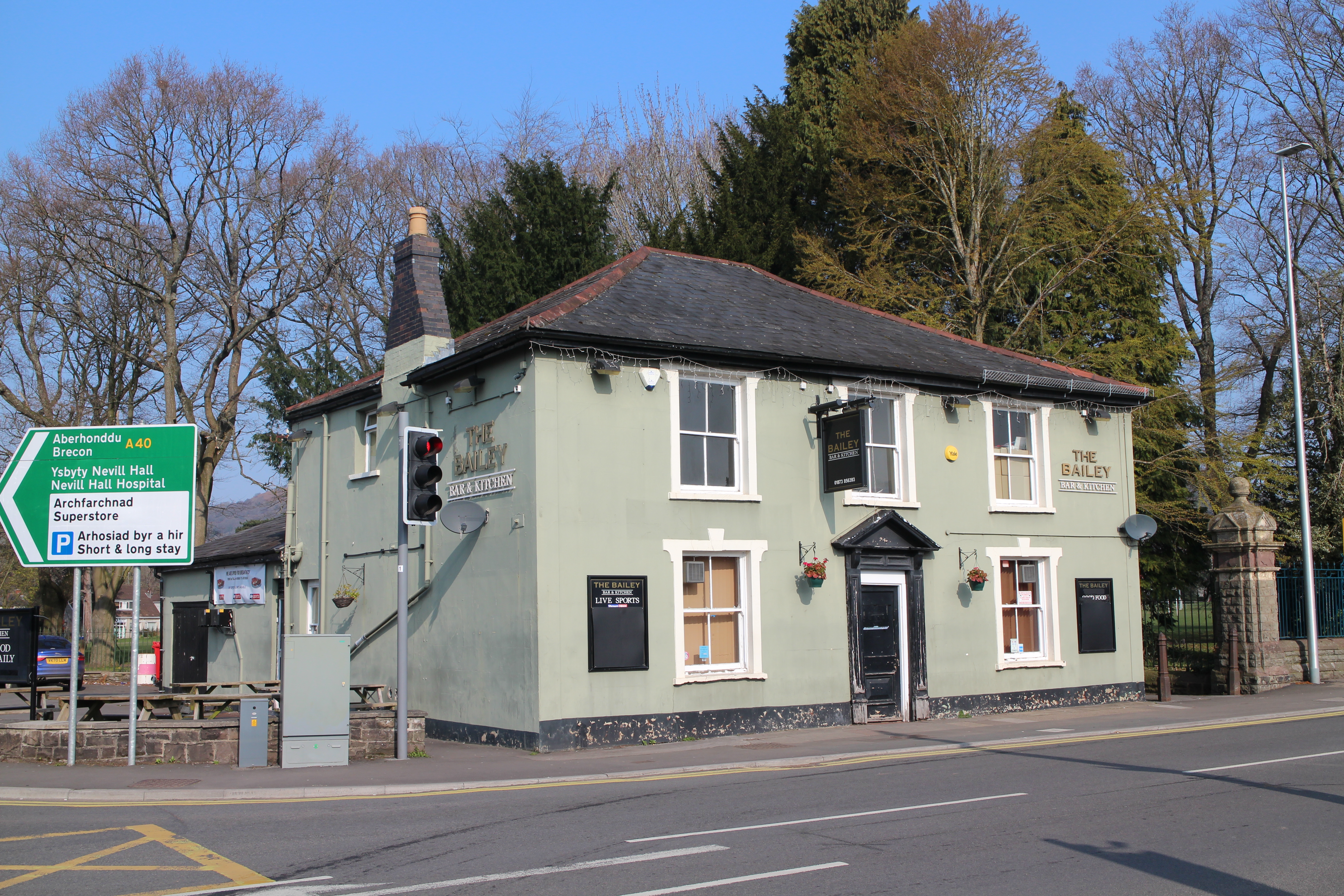 Monmouthshire market town freehouse hits the market