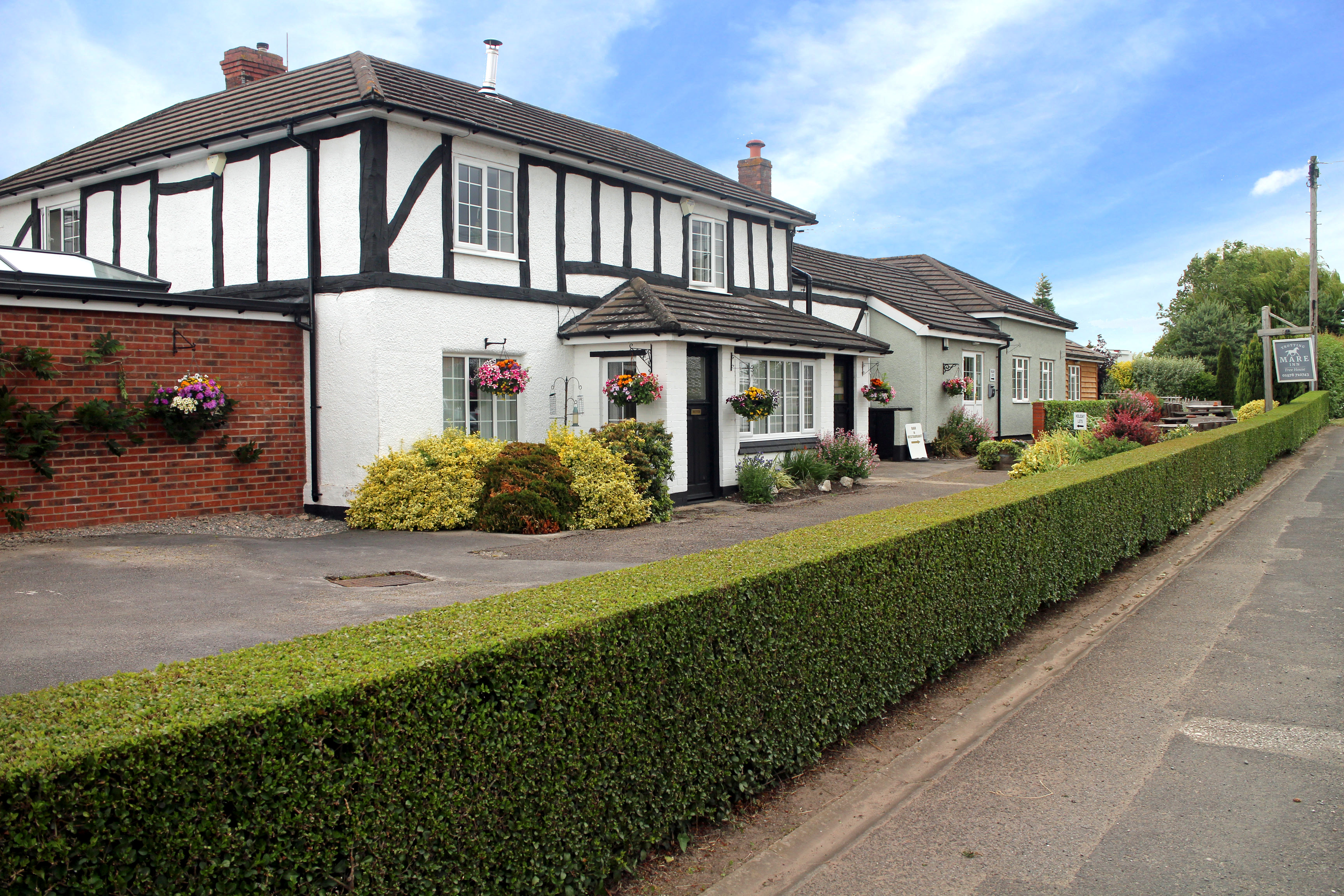 Country pub on Wales/Shrophire border sold