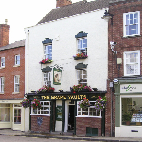 Character Herefordshire market town pub for sale