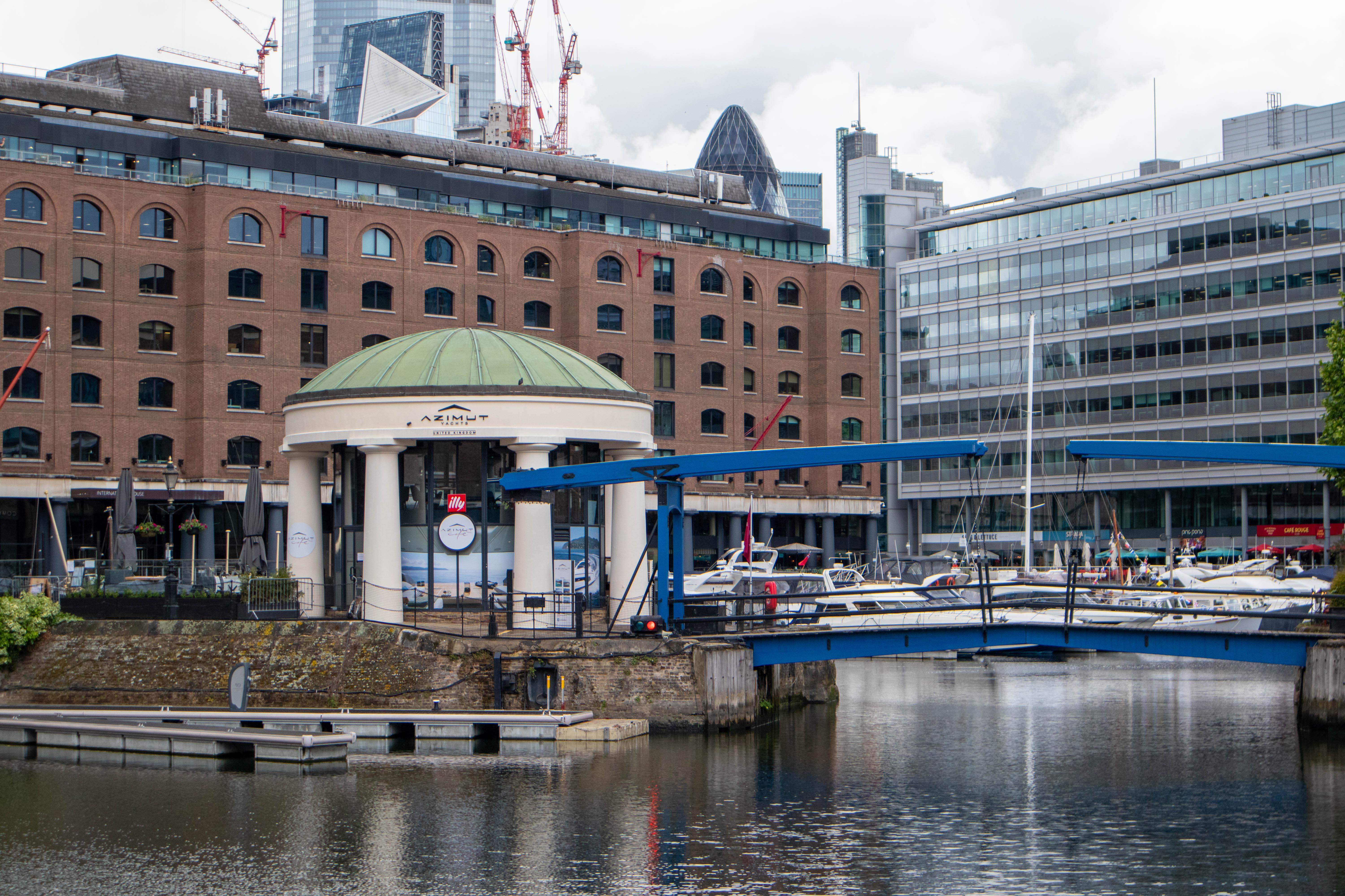 Unique leasehold opportunity in London tourist hotspot