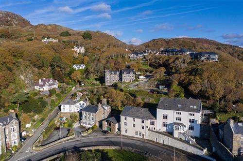14 bedroom country hotel for sale