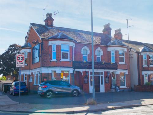 Eight bedroom guest house for sale