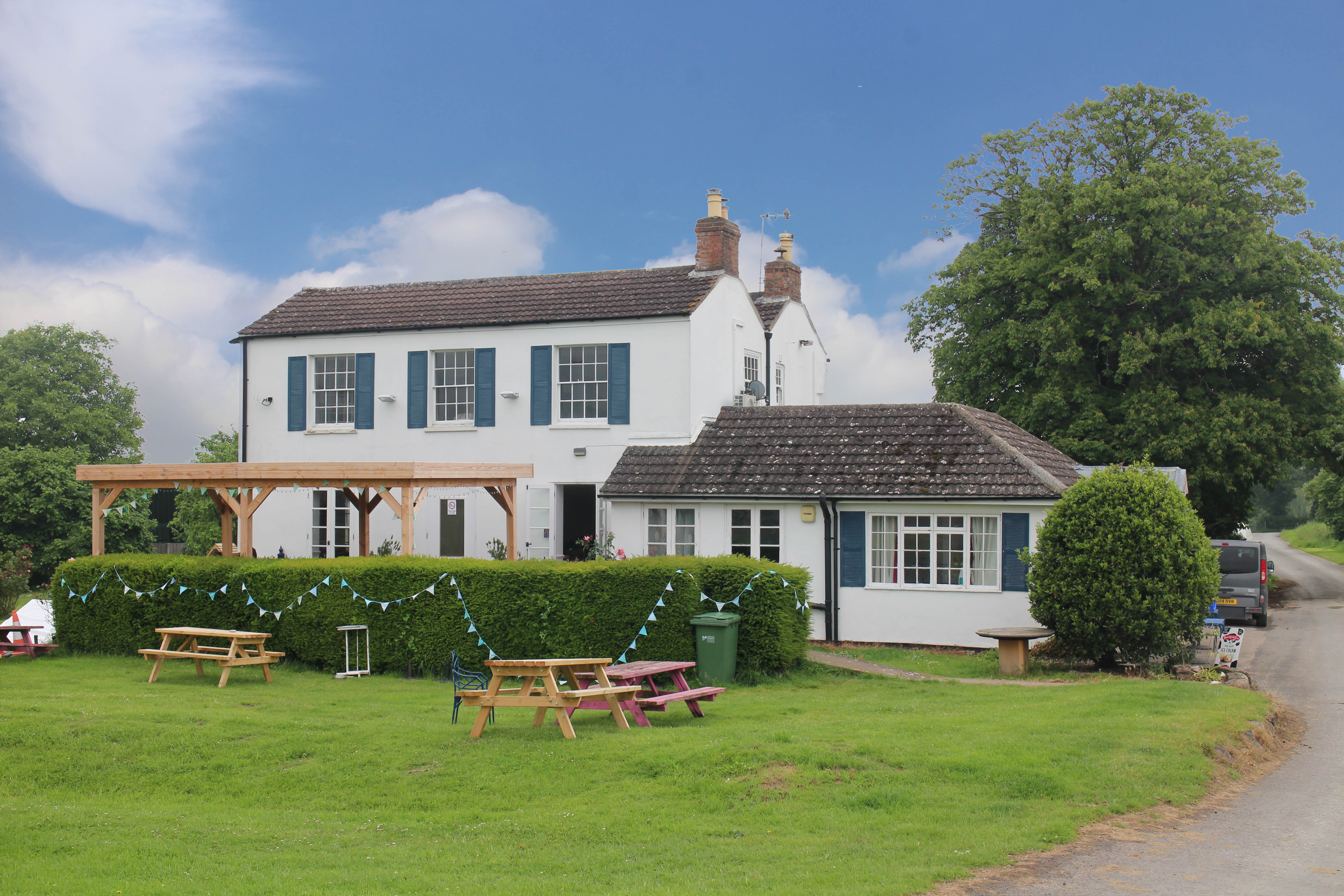 Pub on the banks of the River Severn for sale