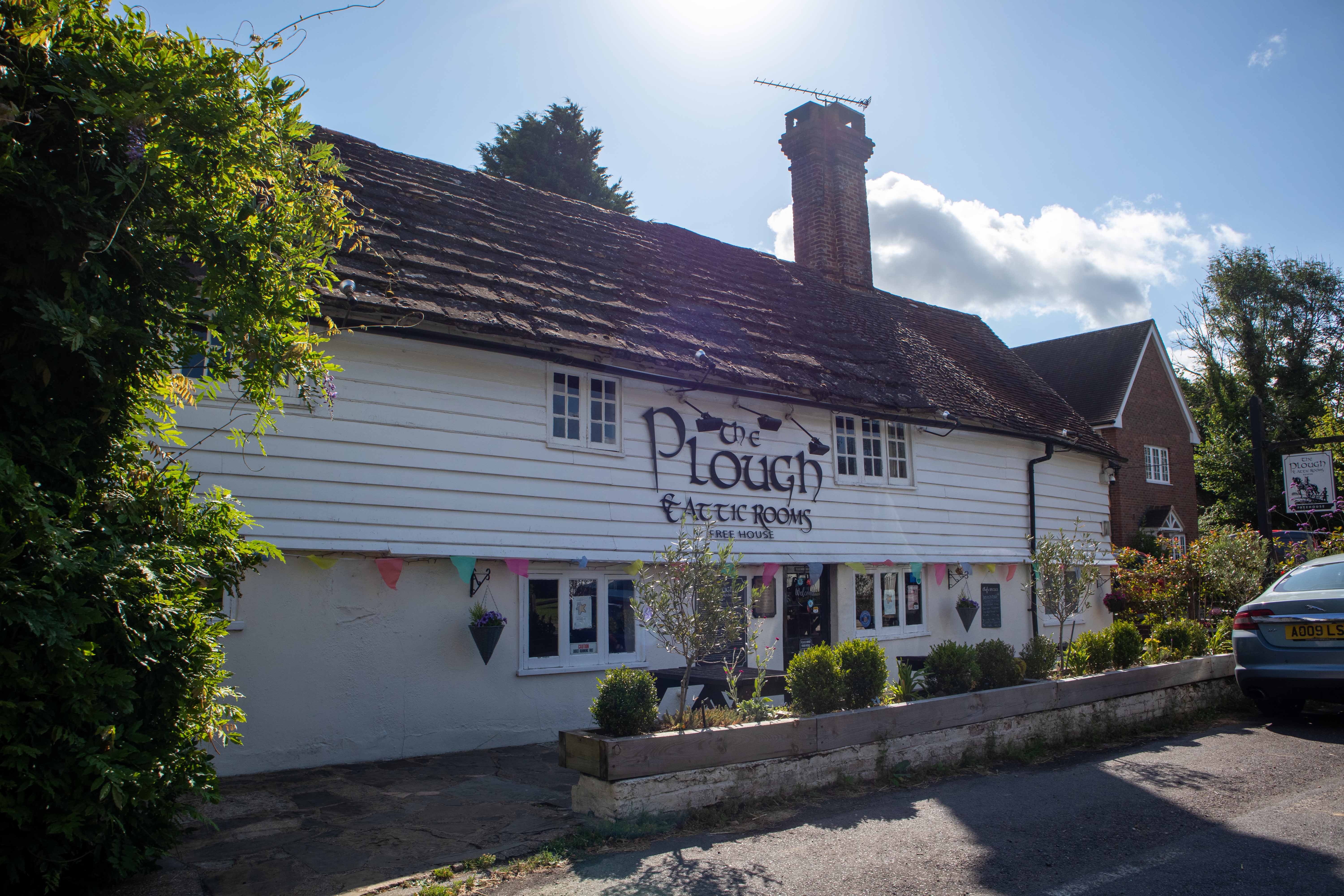 Free-of-tie public house in West Sussex sold