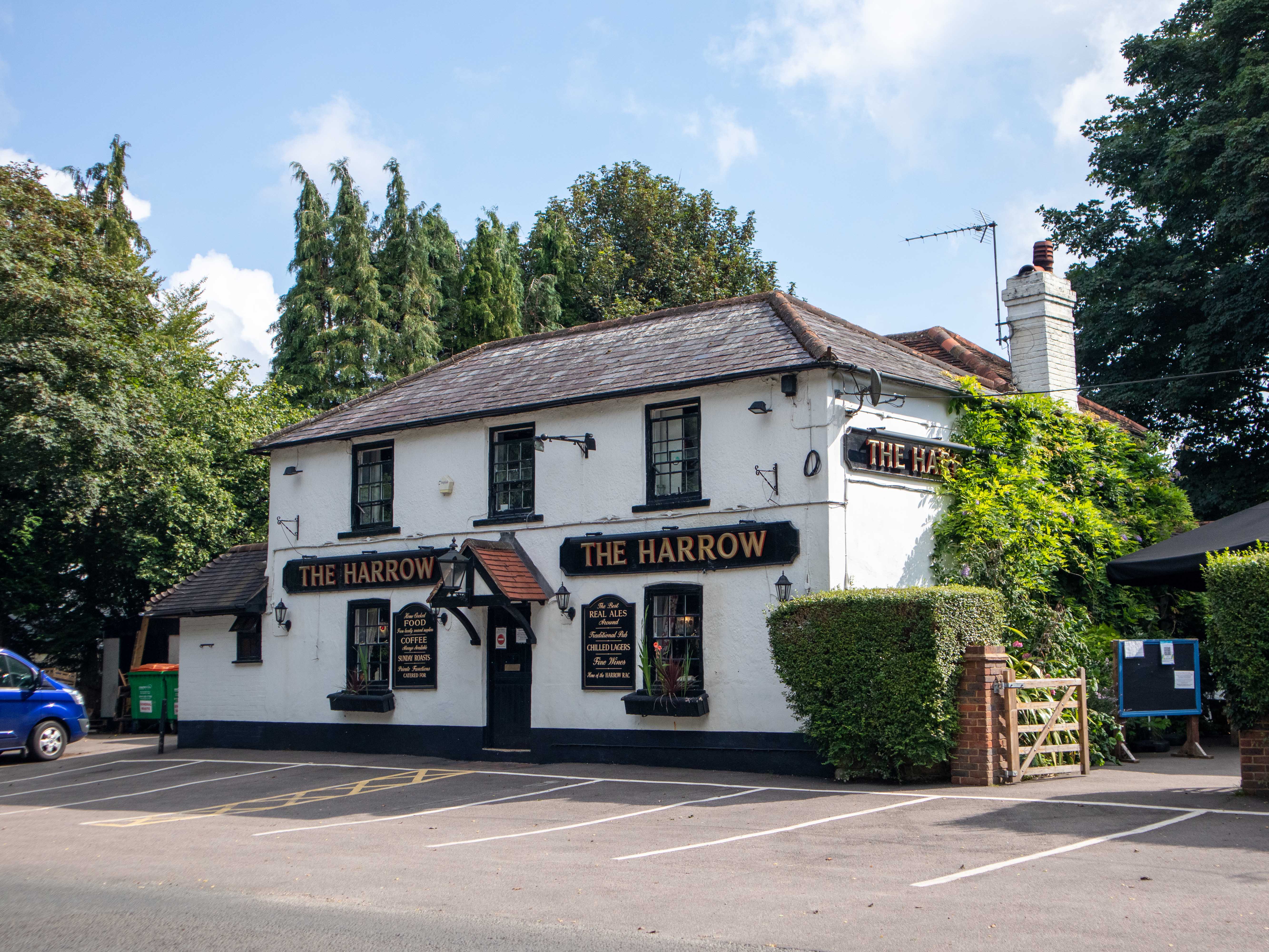 High turnover pub in Surrey sold