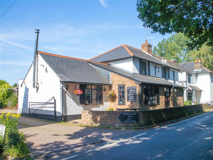 Traditional country Kent pub newly available