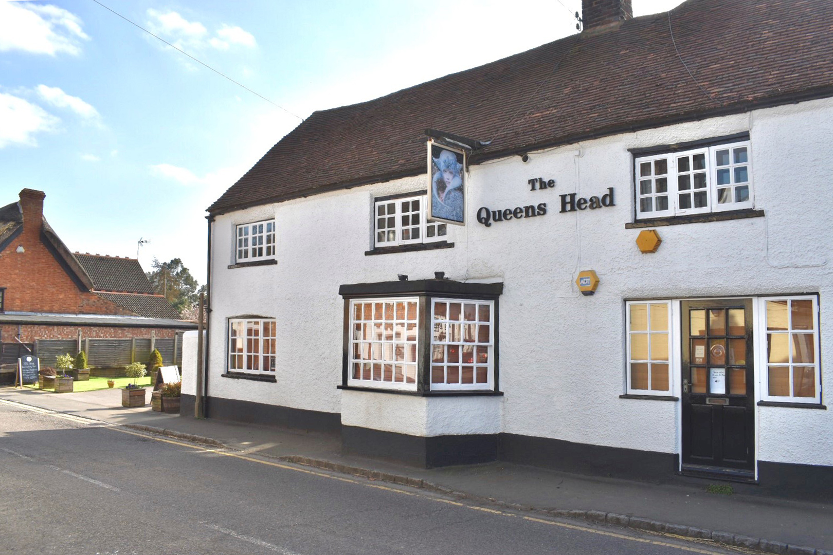 Popular Village Pub in Buckinghamshire for sale