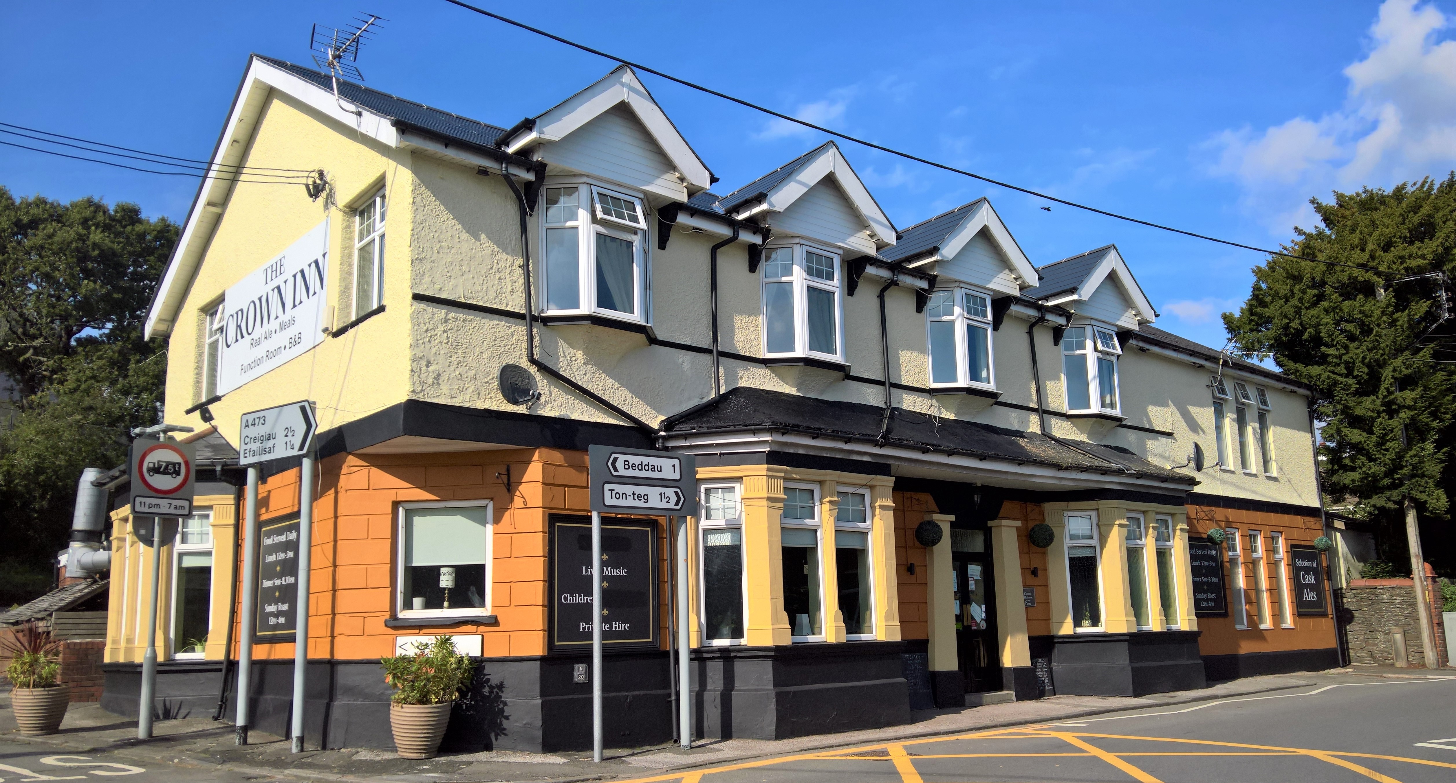 South Wales Village Freehouse available with Sidney Phillips