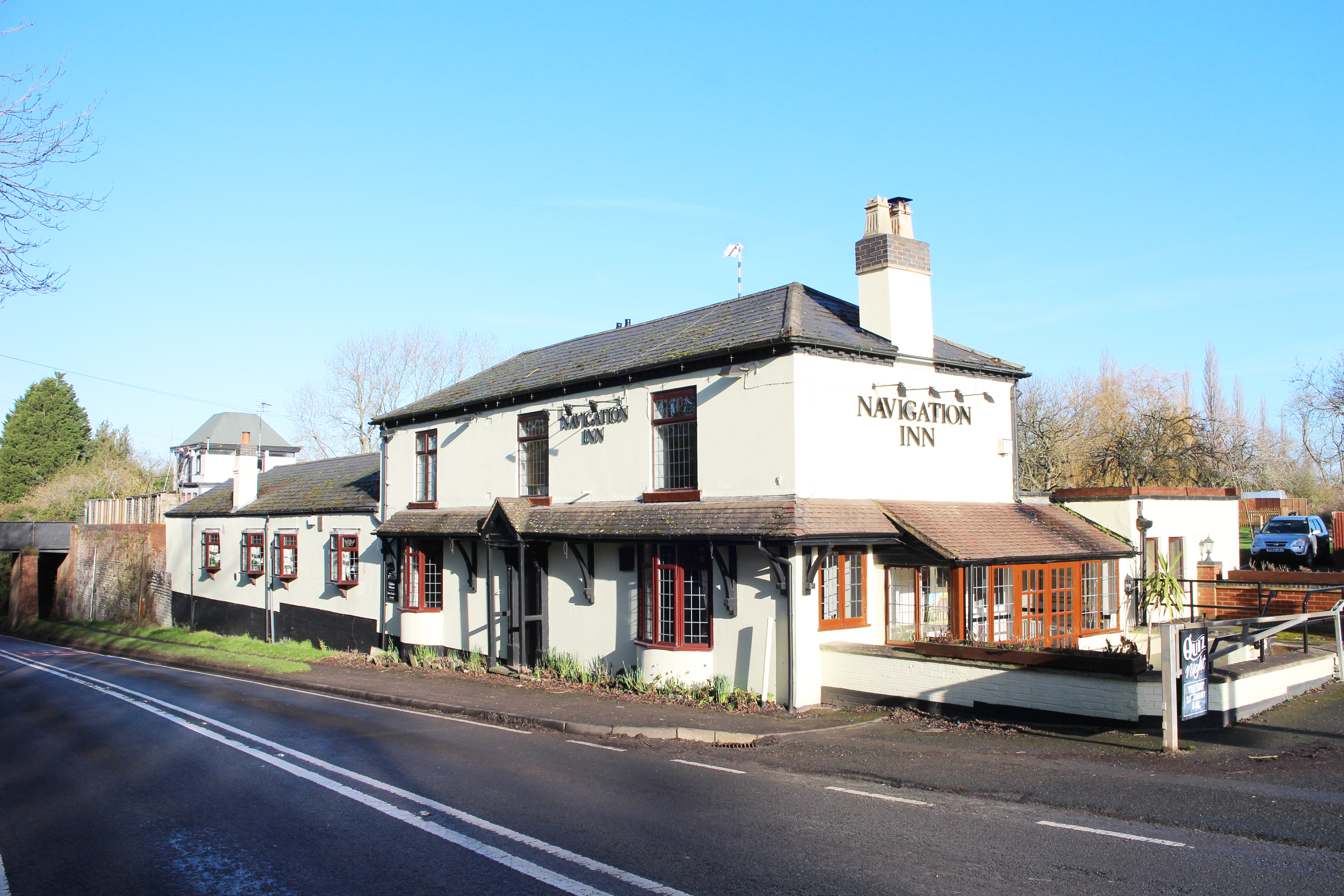Canal side pub in Warwickshire sold