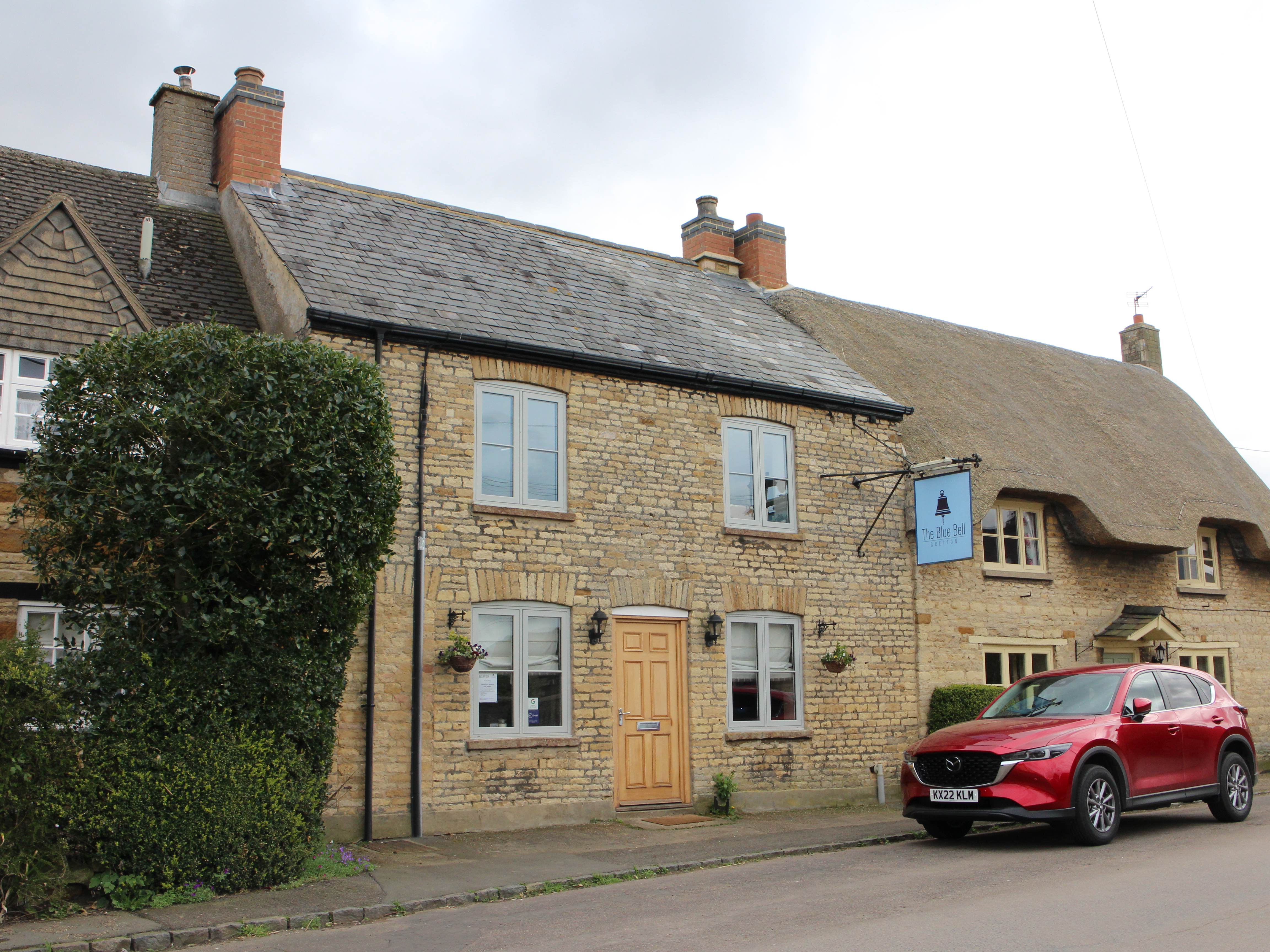 Stone built pub in Northamptonshire for sale