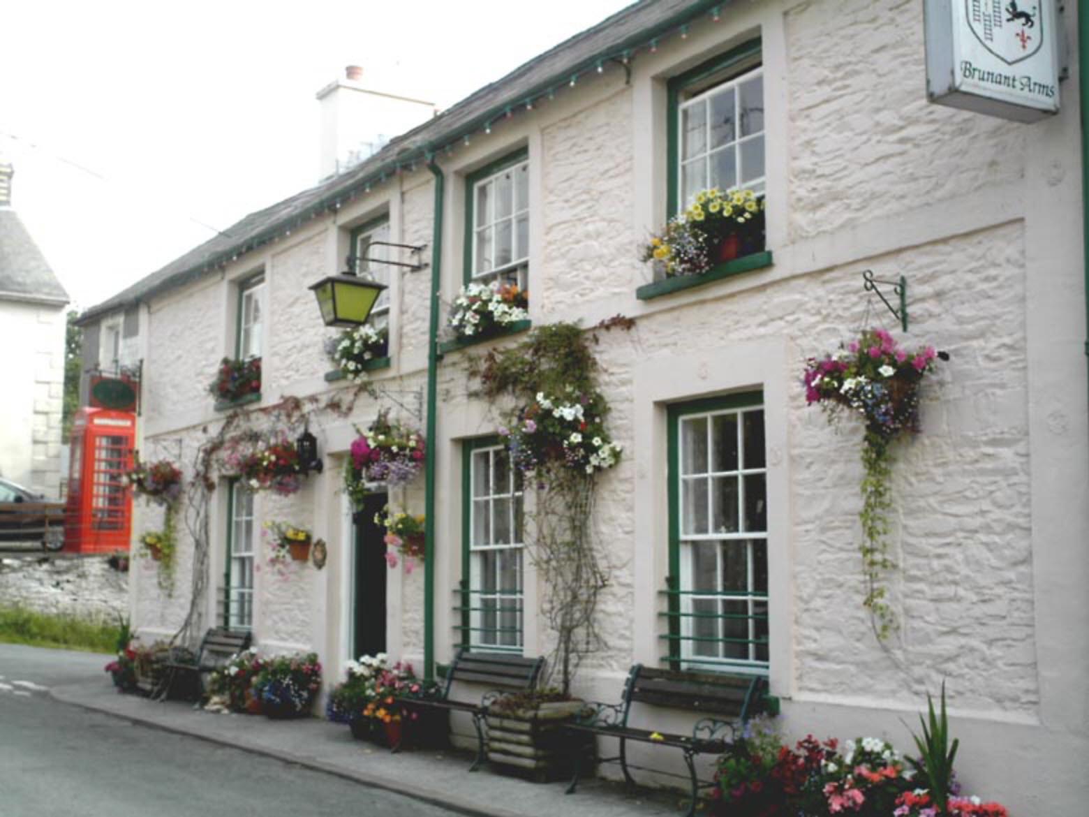 Character stone pub in Carmarthenshire changes hands