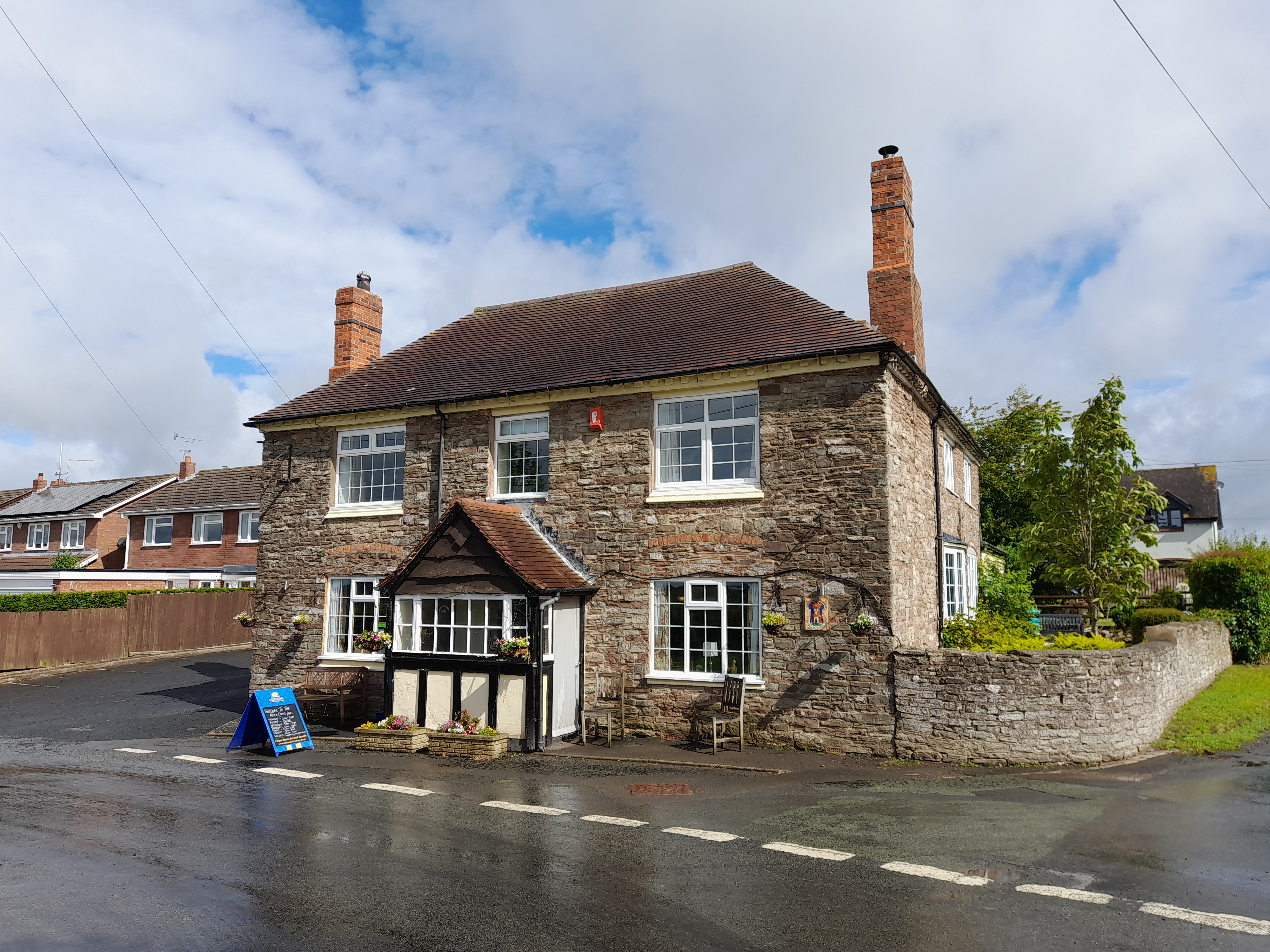 Cottage style country freehouse for sale in Worcestershire