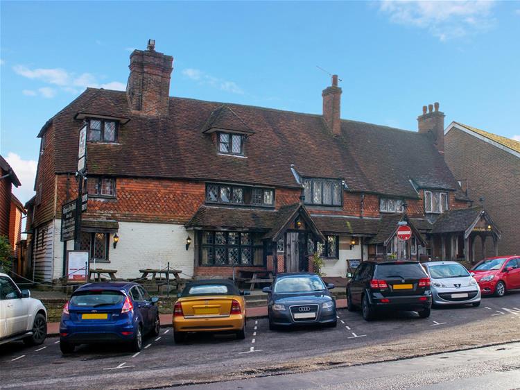 Historic pub & hotel now for lease