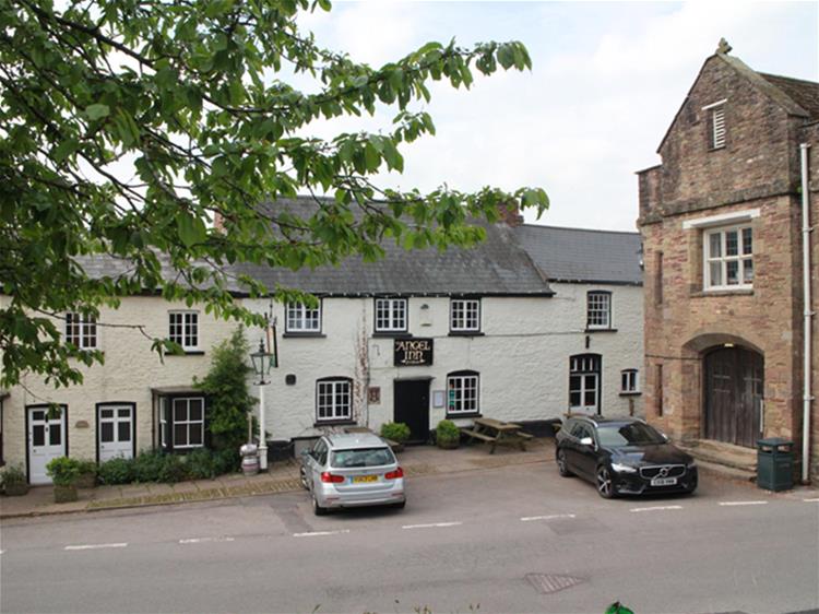 Successful 16th Century Inn sold