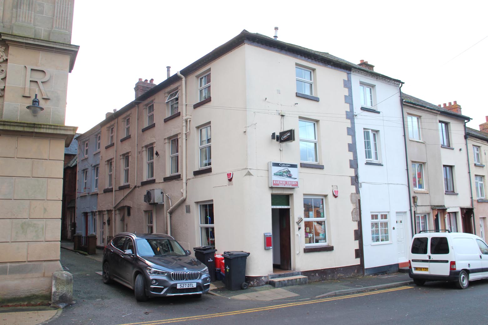 Traditional local pub in Powys for sale