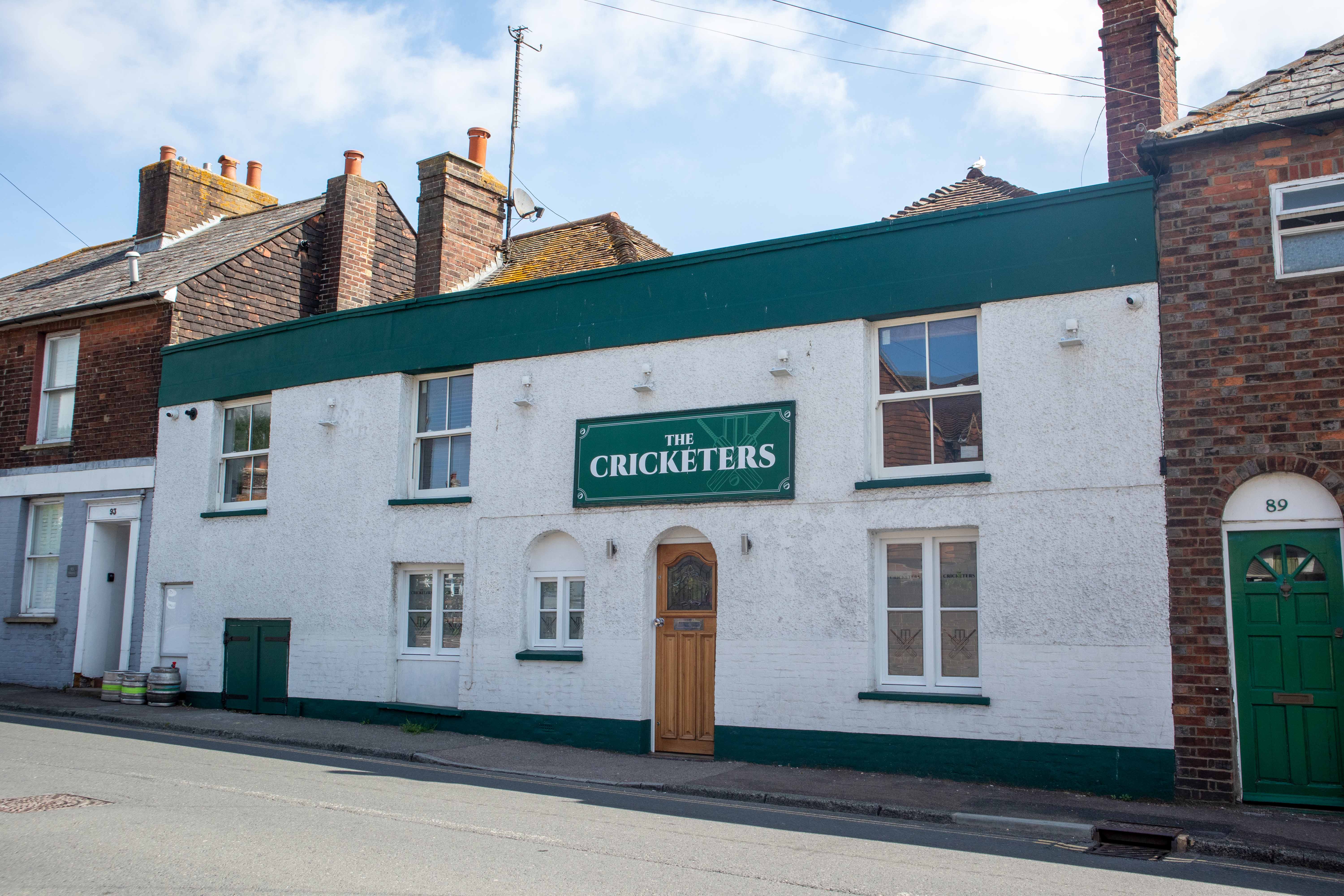 Thriving refurbished pub in Rye for sale